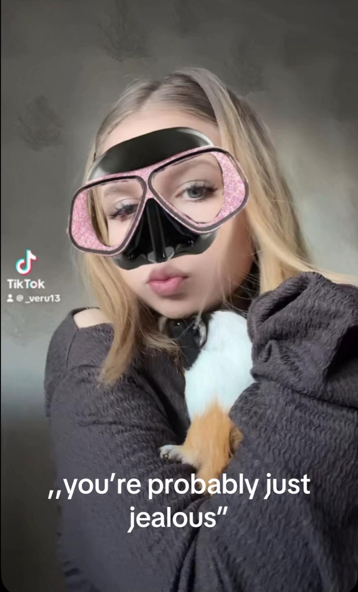 @_veru13