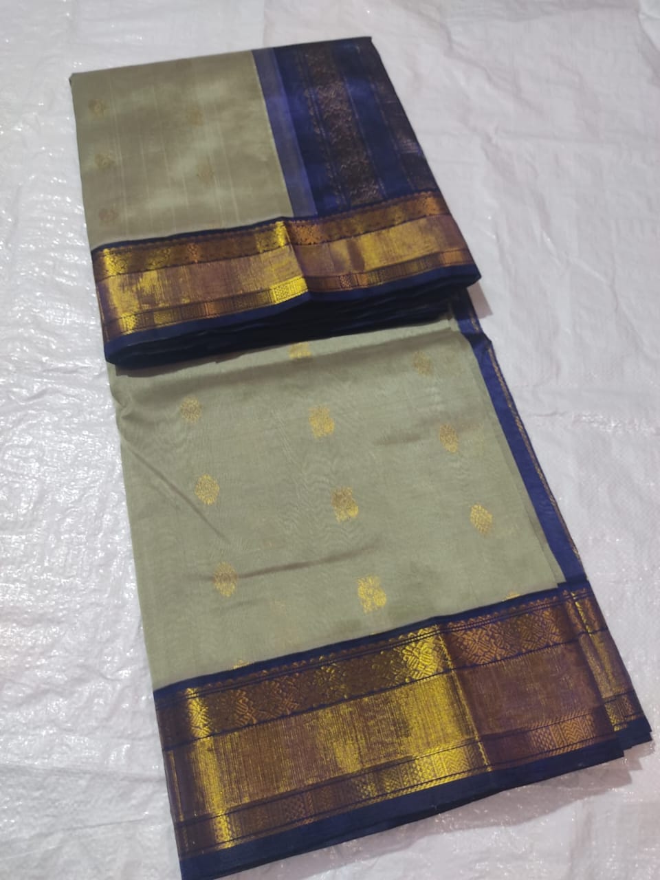 @Arunthadhi Wastrams Weaves