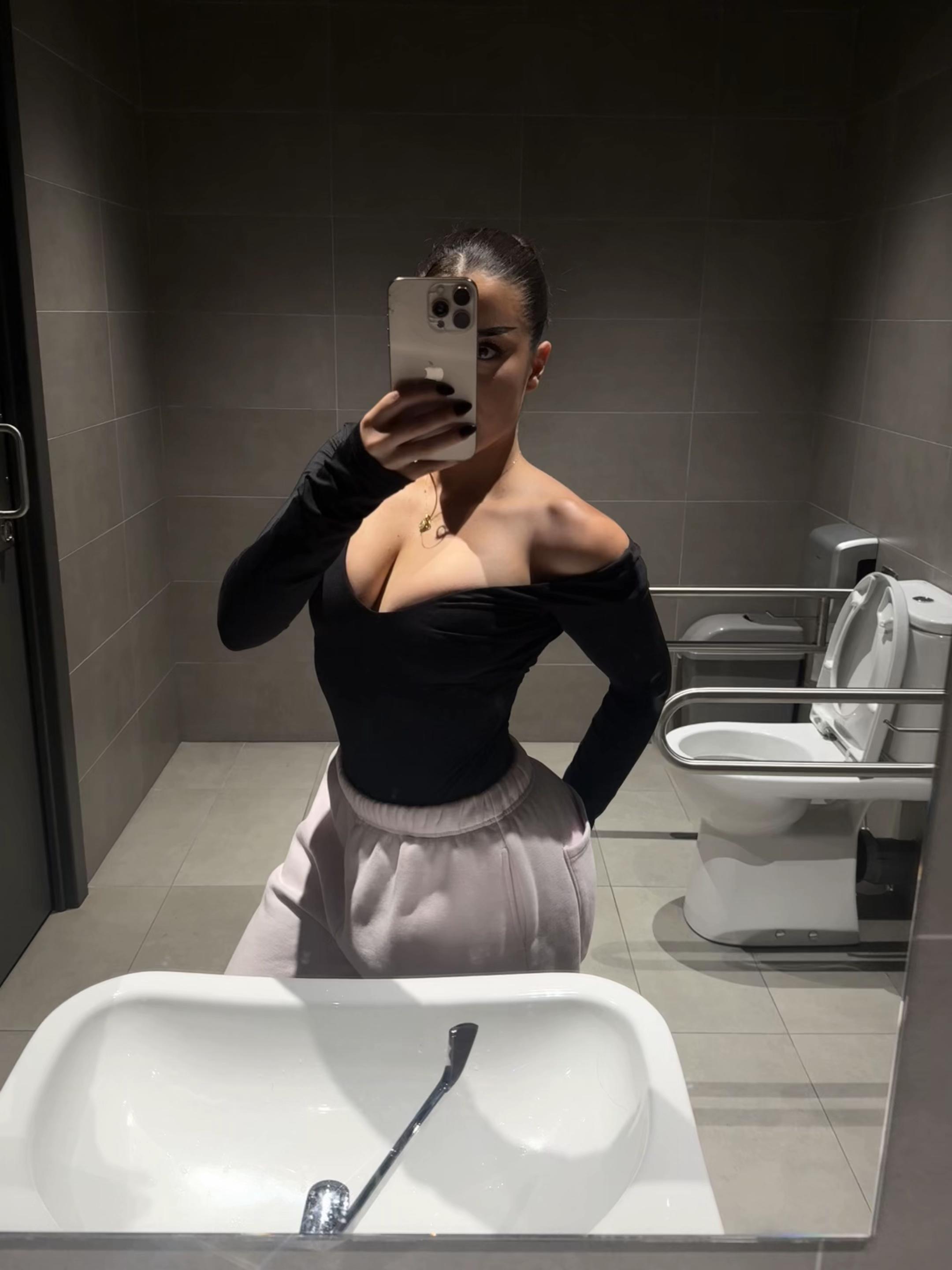 @laauraarnoso_