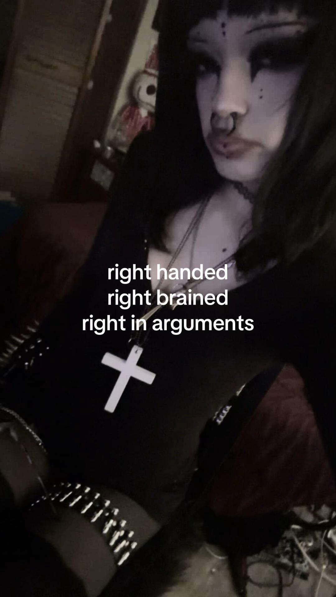 @Bee🪶🦇