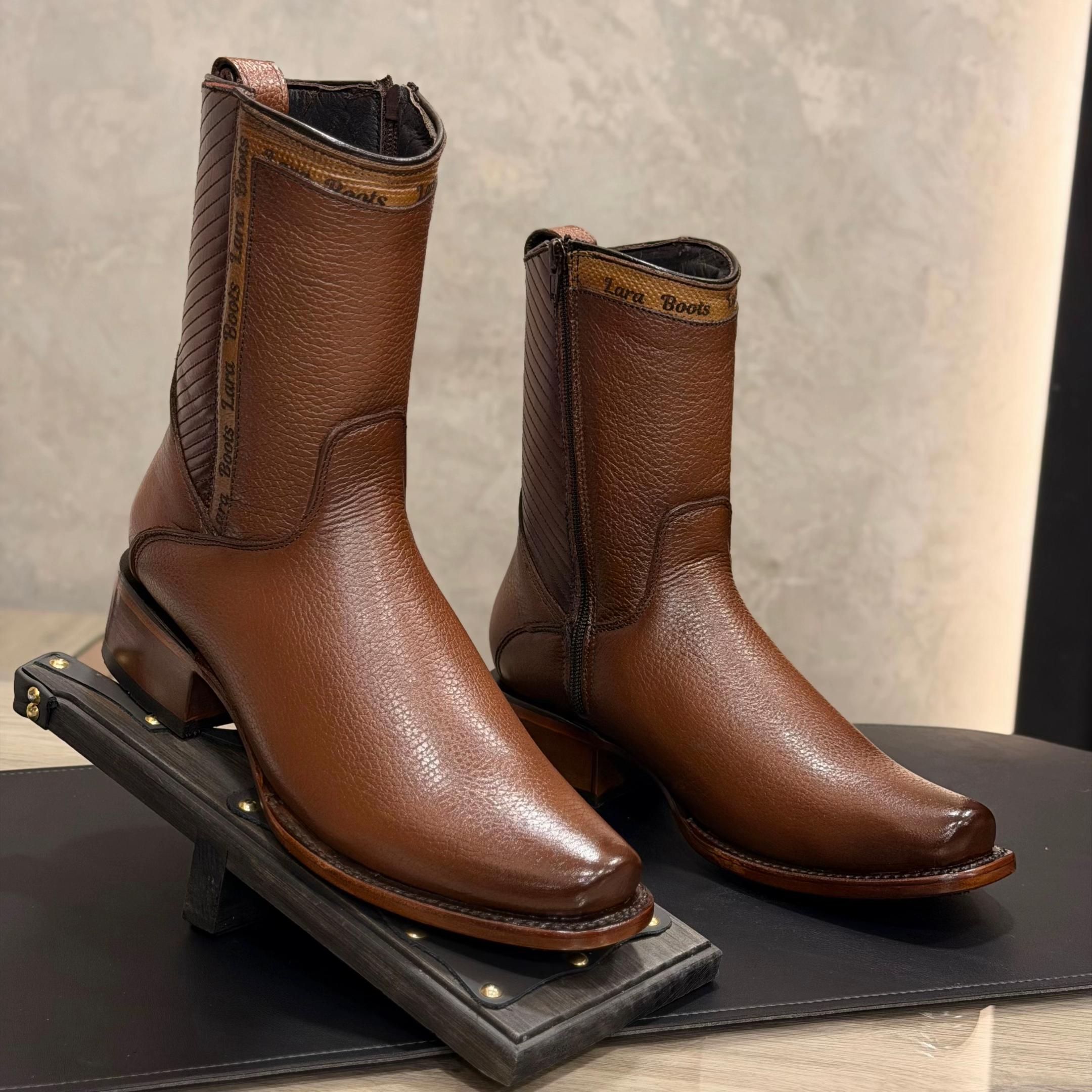 @Lara Boots