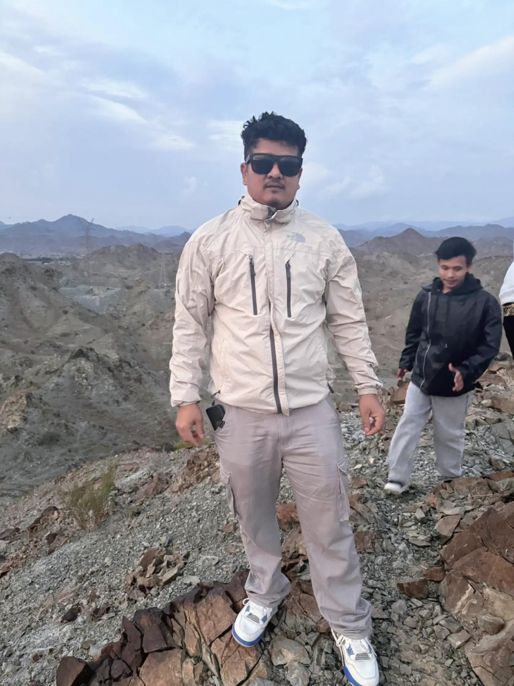 @Sunil Nepali 🇳🇵🇳🇵