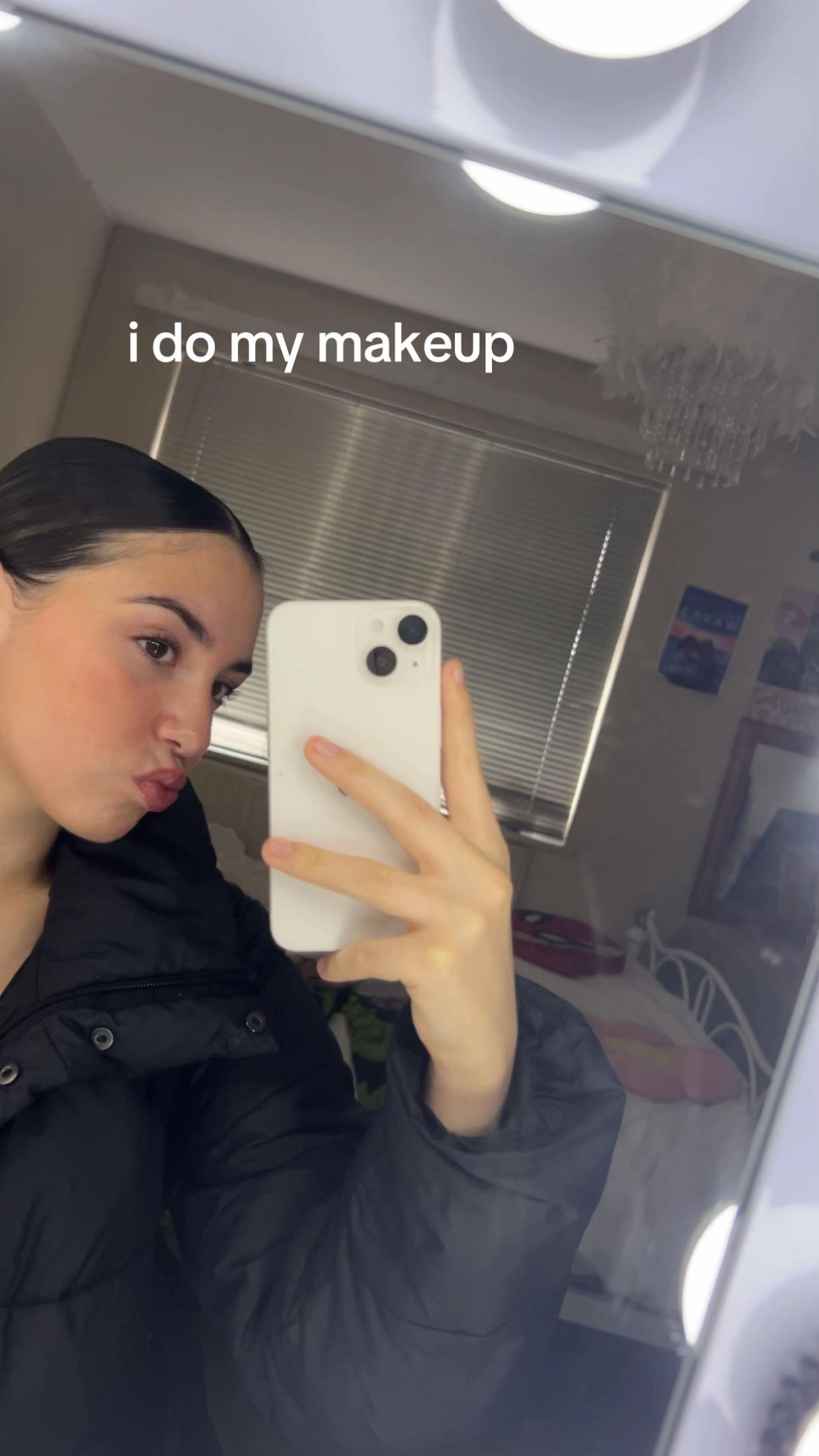 @maisieᥫ᭡.