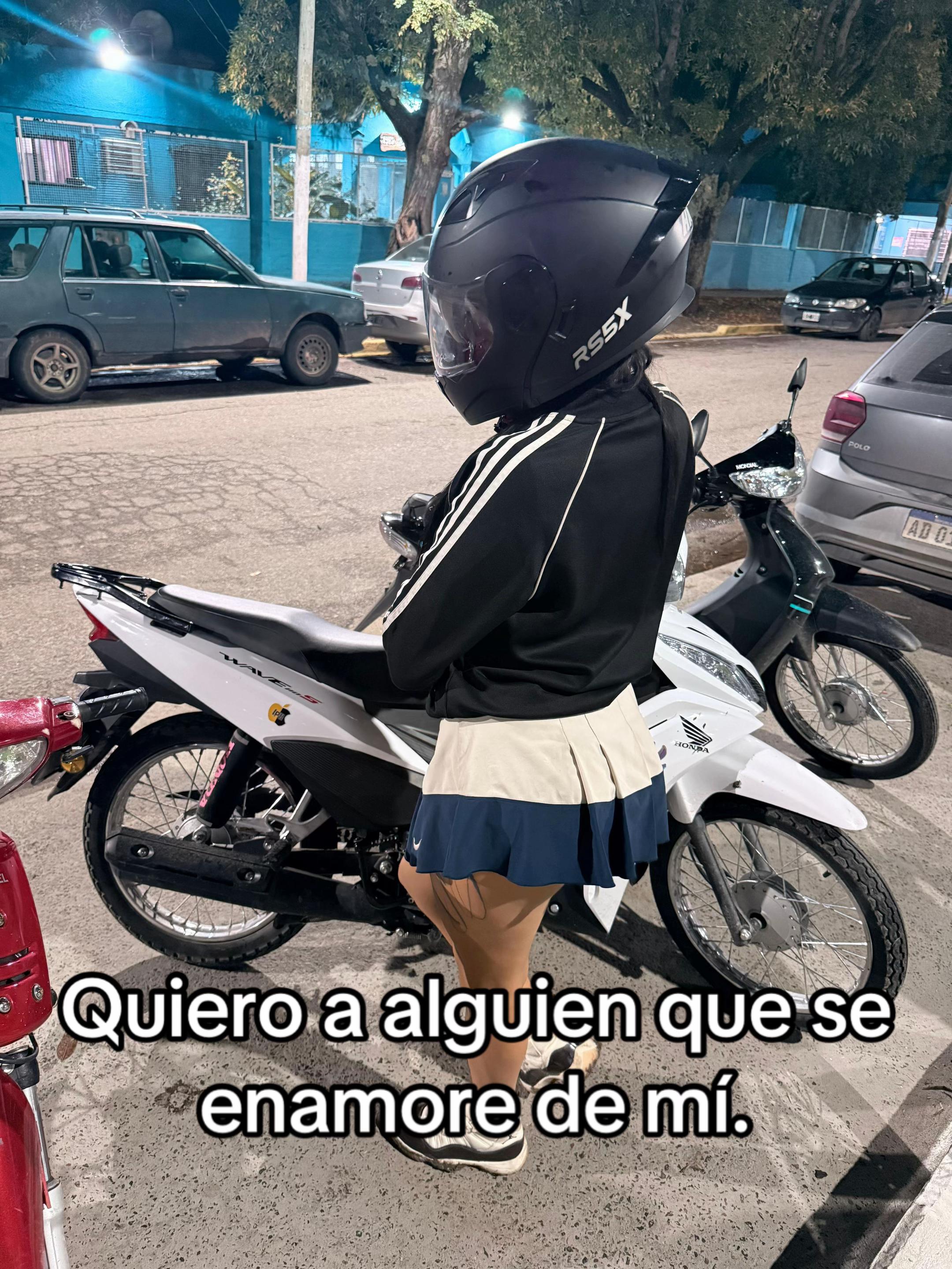 @Anaahii1