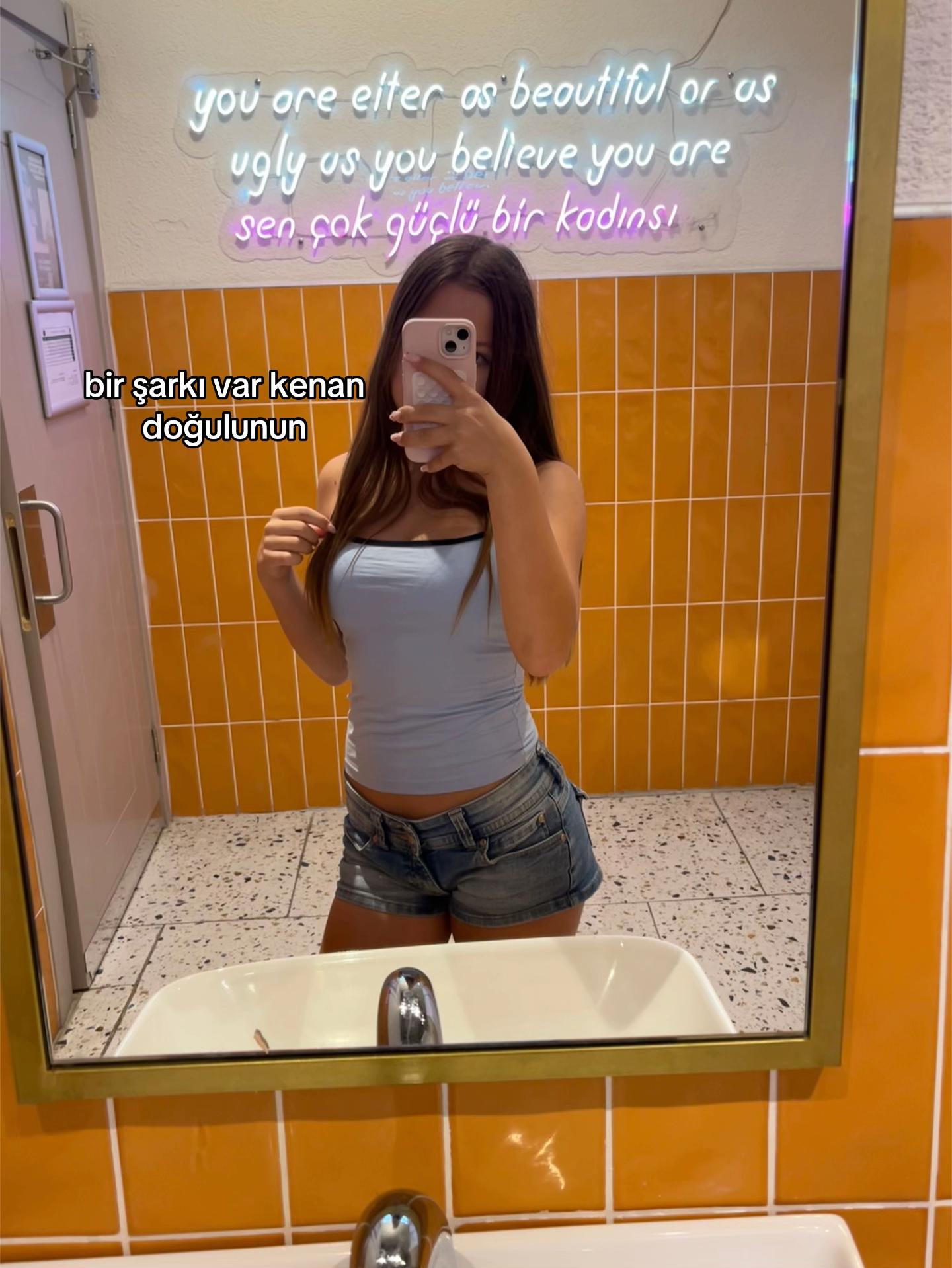 @𝑚𝑒𝑙𝑖𝑠𝑎𝑎