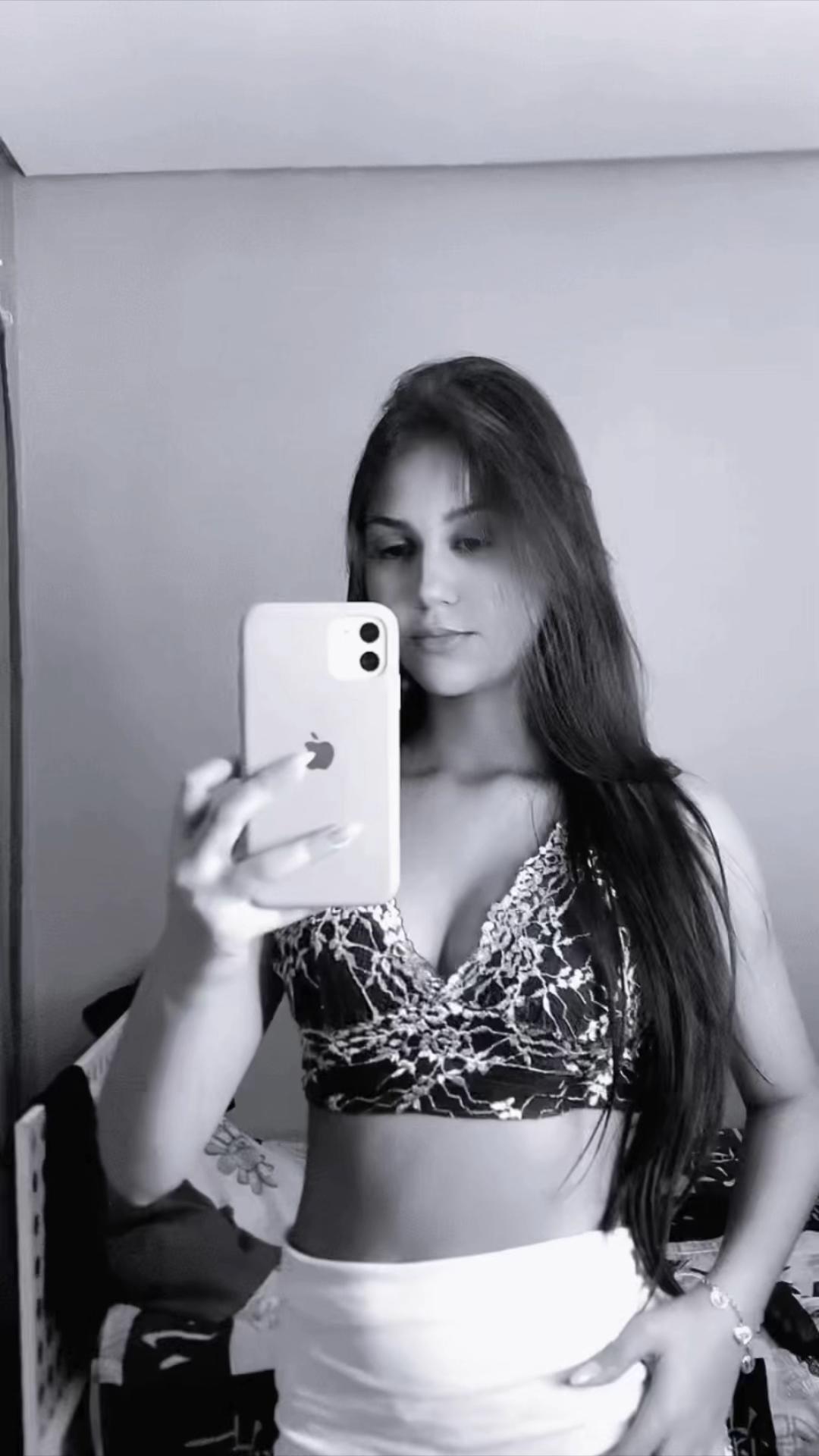 @Víviafernanda