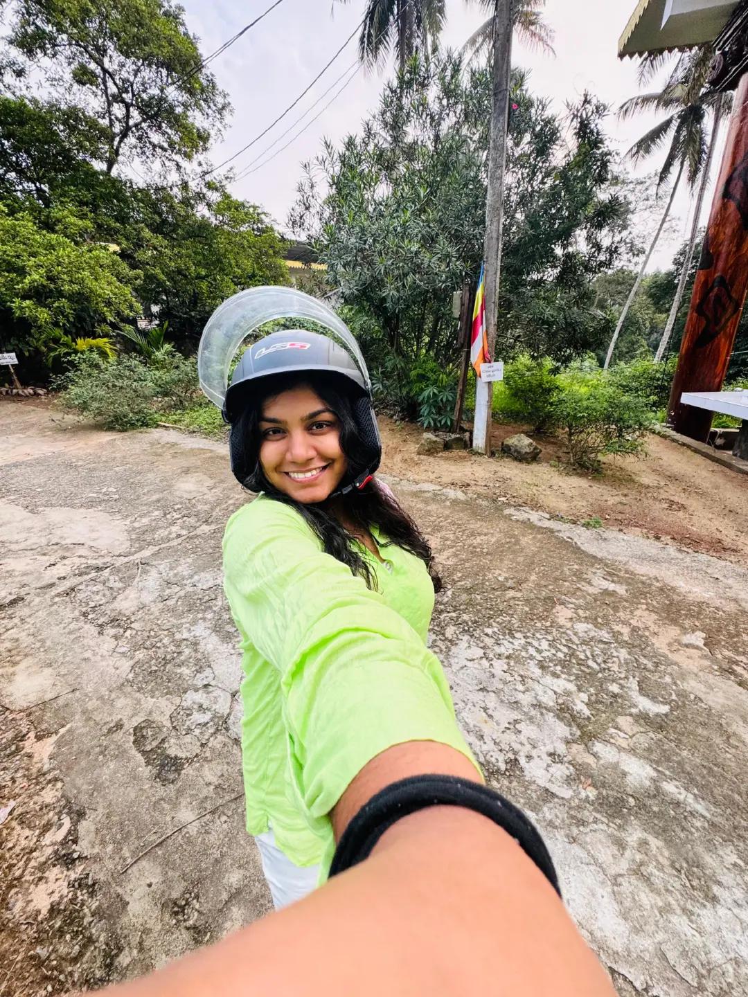 @Aksha_kapugedara