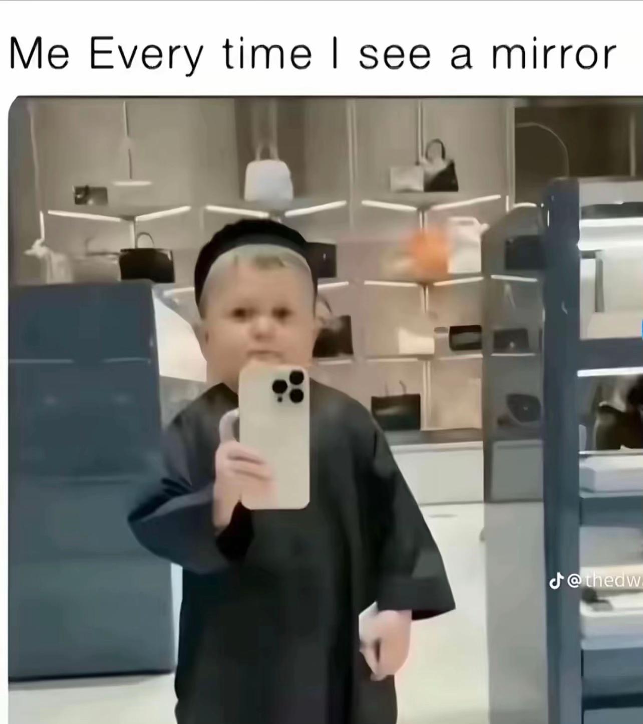 @𝓕𝓪𝔀𝓪𝔃💫
