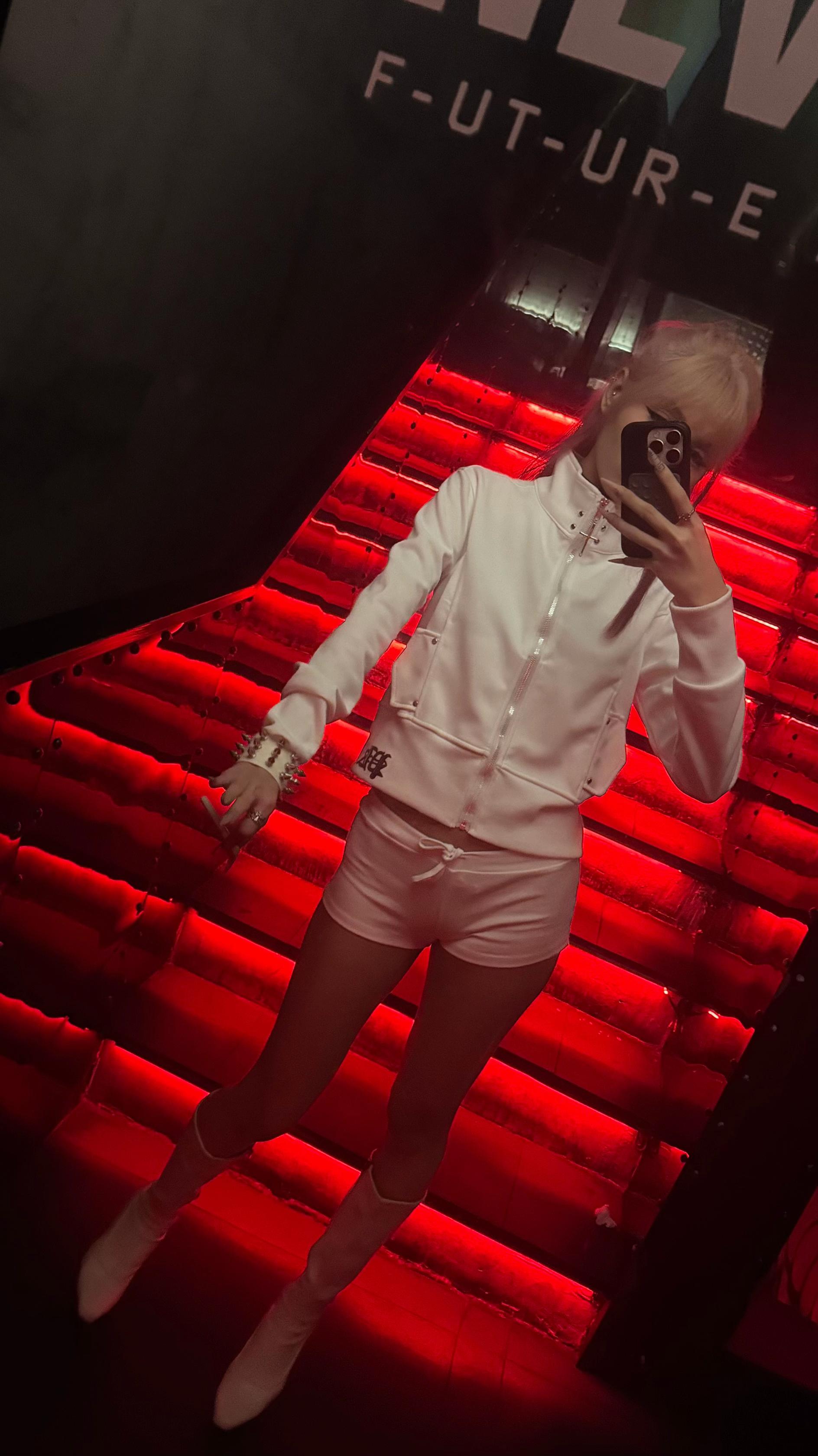 @𝓥𝓲𝓿𝓲𝓪𝓷&dagger;