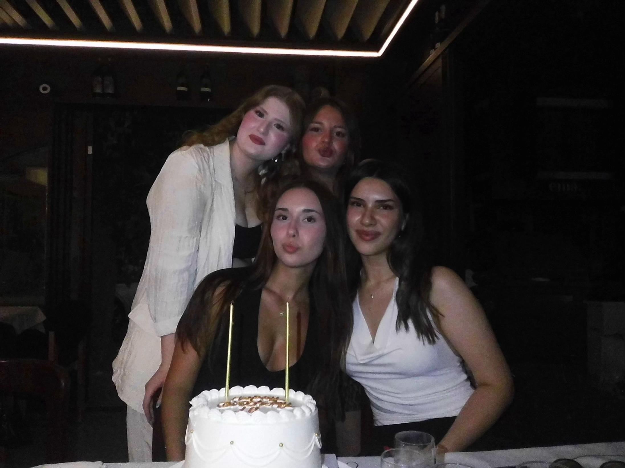 @Mekselina Aky&uuml;z