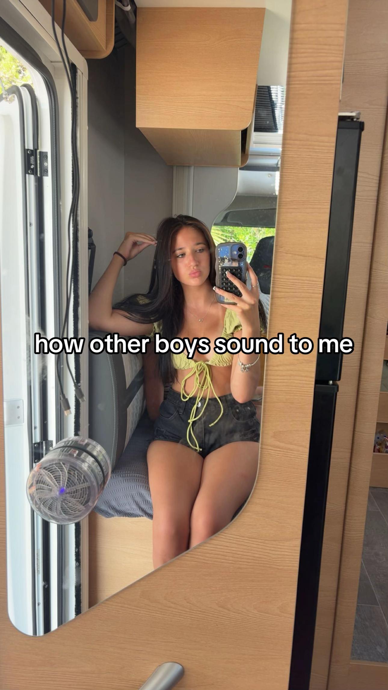 @hhollymcmillan