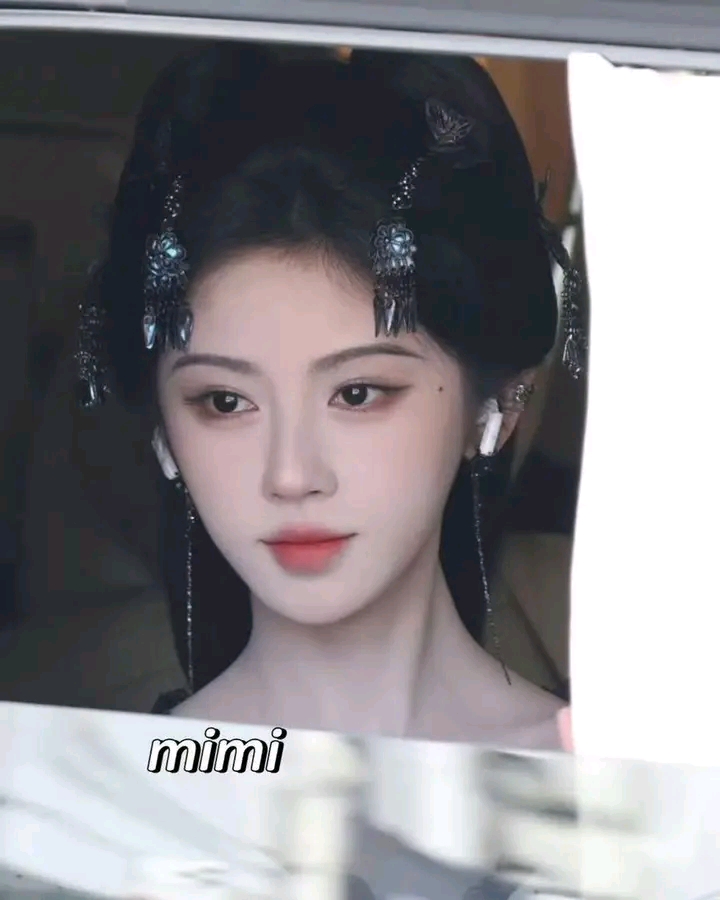 @Diễm My 2004🍯Fan Cúc Tịnh Y🍊