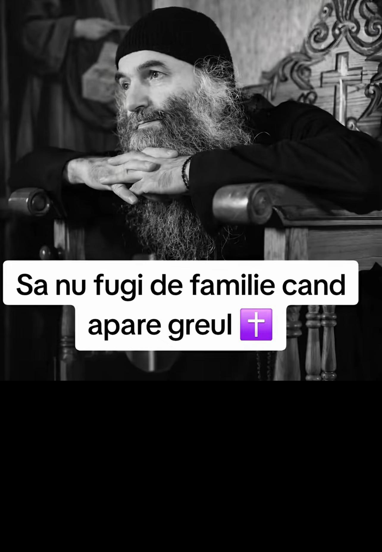 @🐝