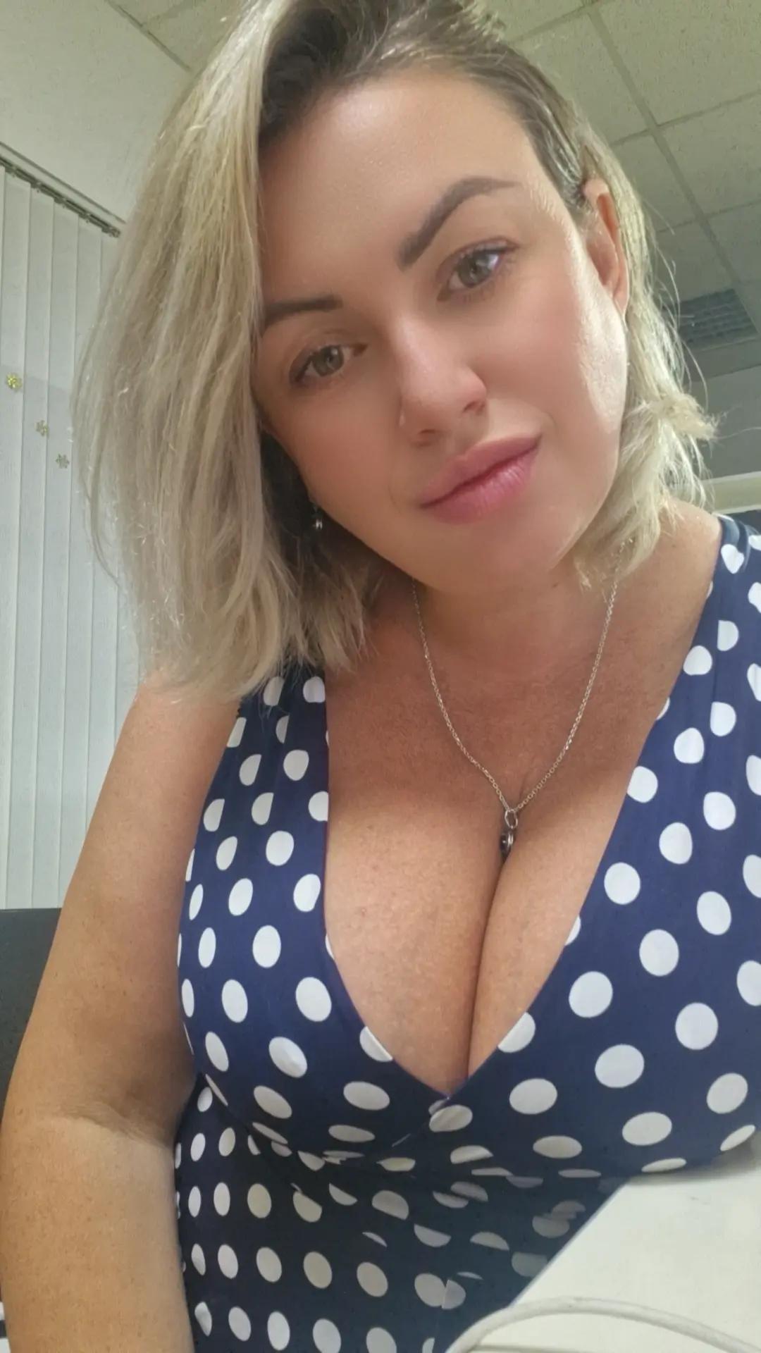 @Gorgeous woman💣