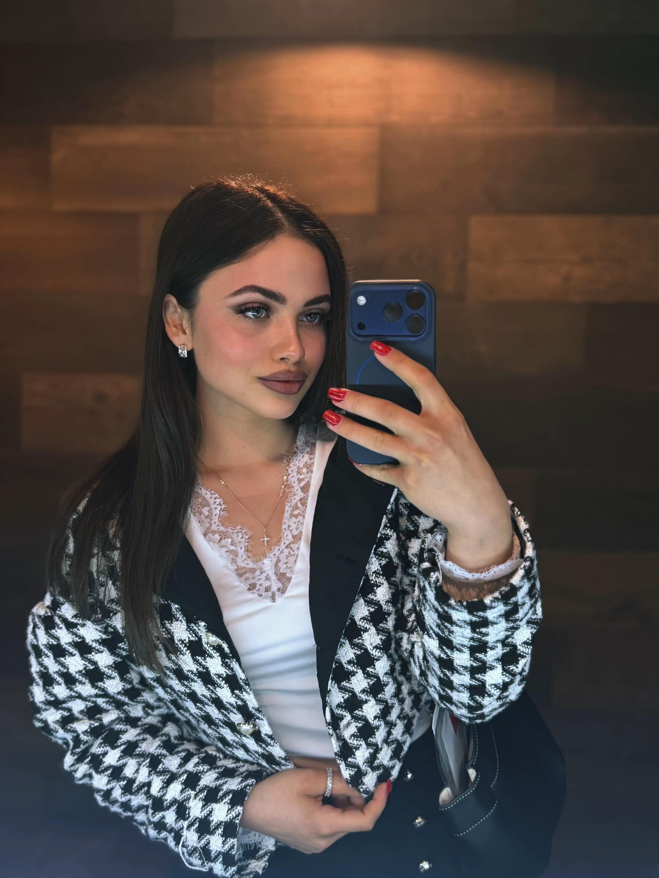 @danielacebotarii