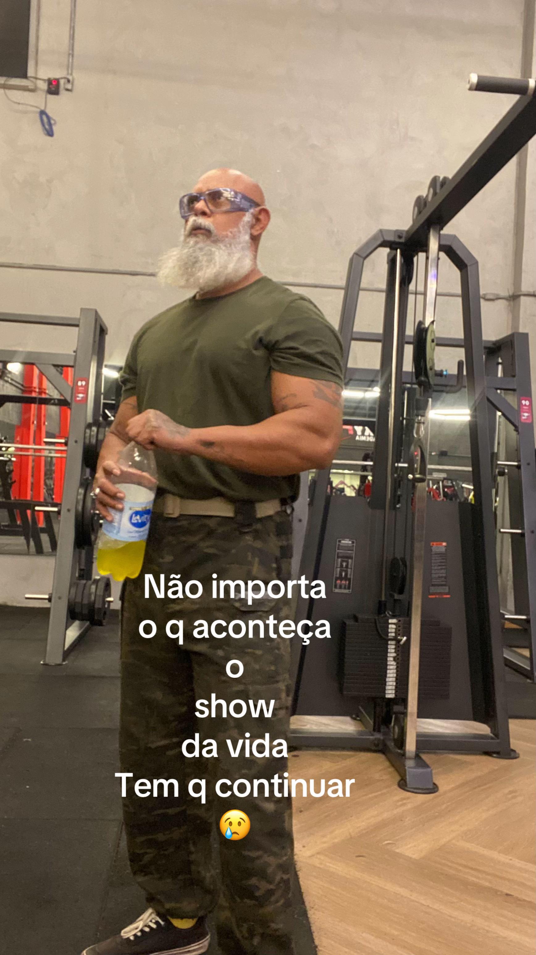 @Gildo(big beard)