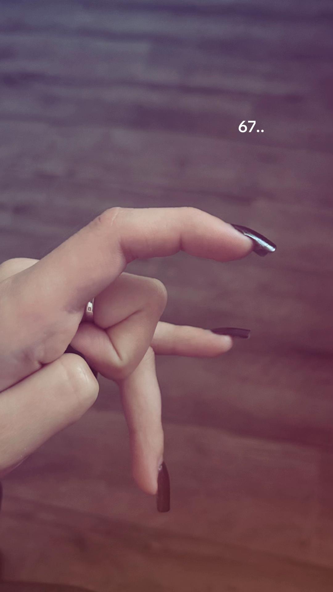 @viky🪬