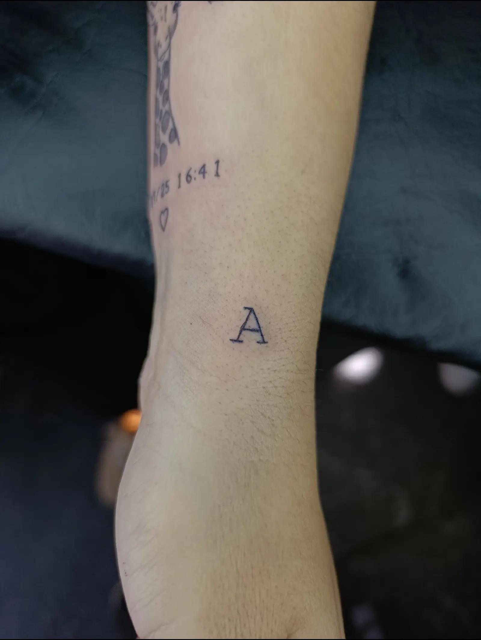 @Hilaria.tattoo