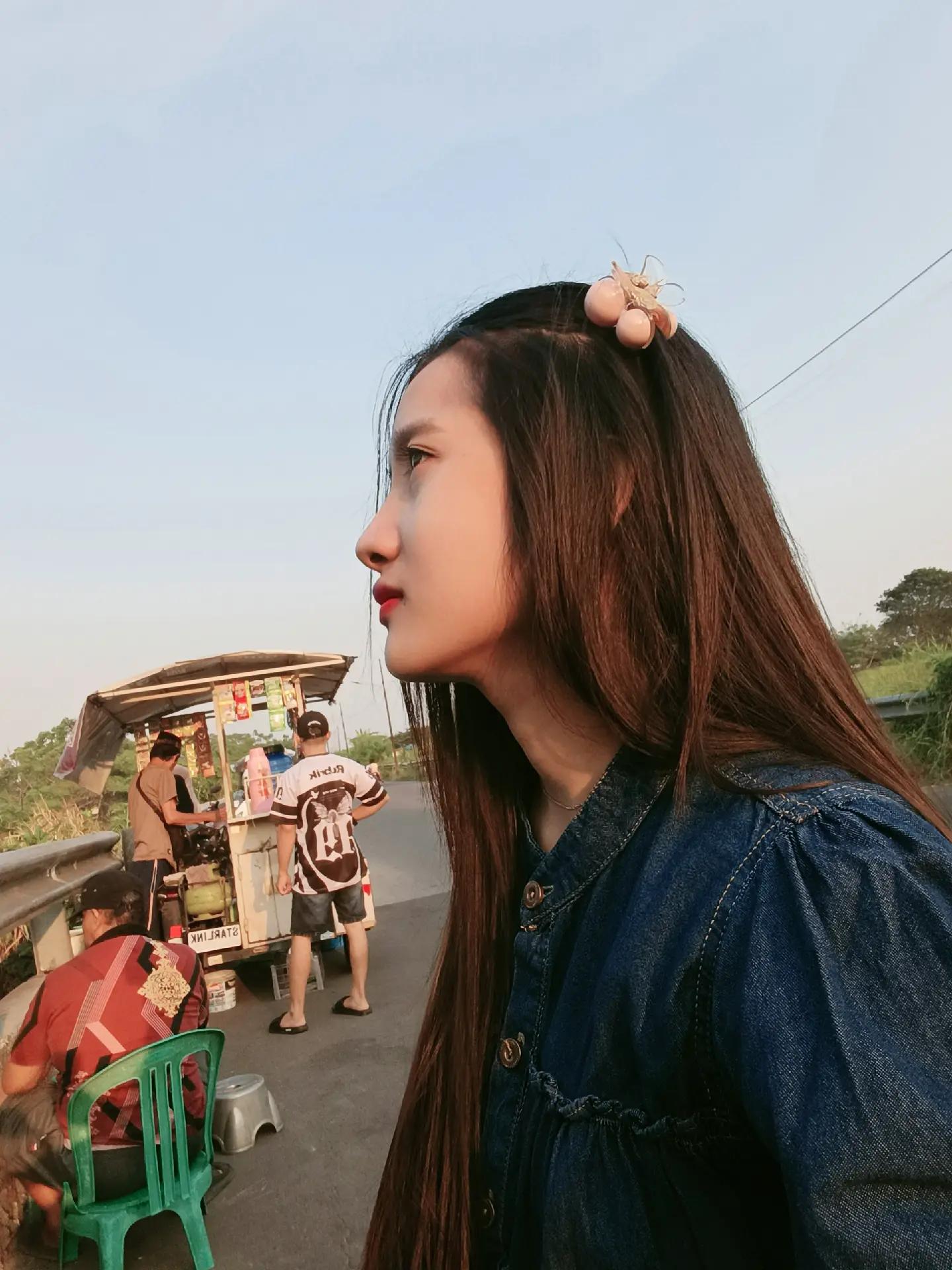 @Dari Kontak Anda