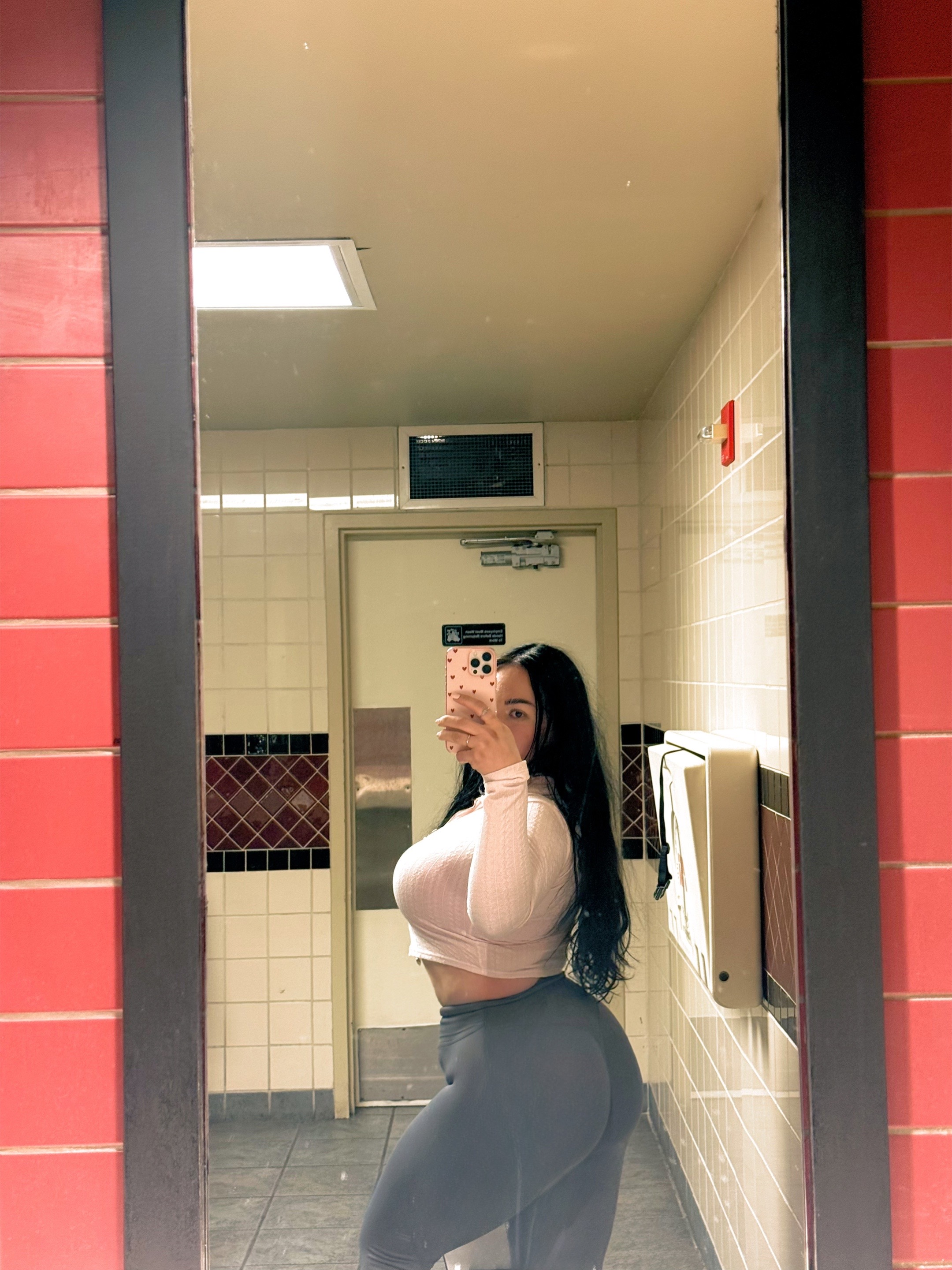 @yevanyberry7777