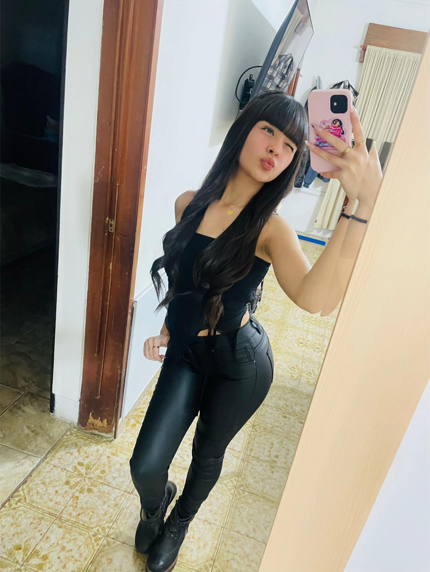 @MartinaAbril