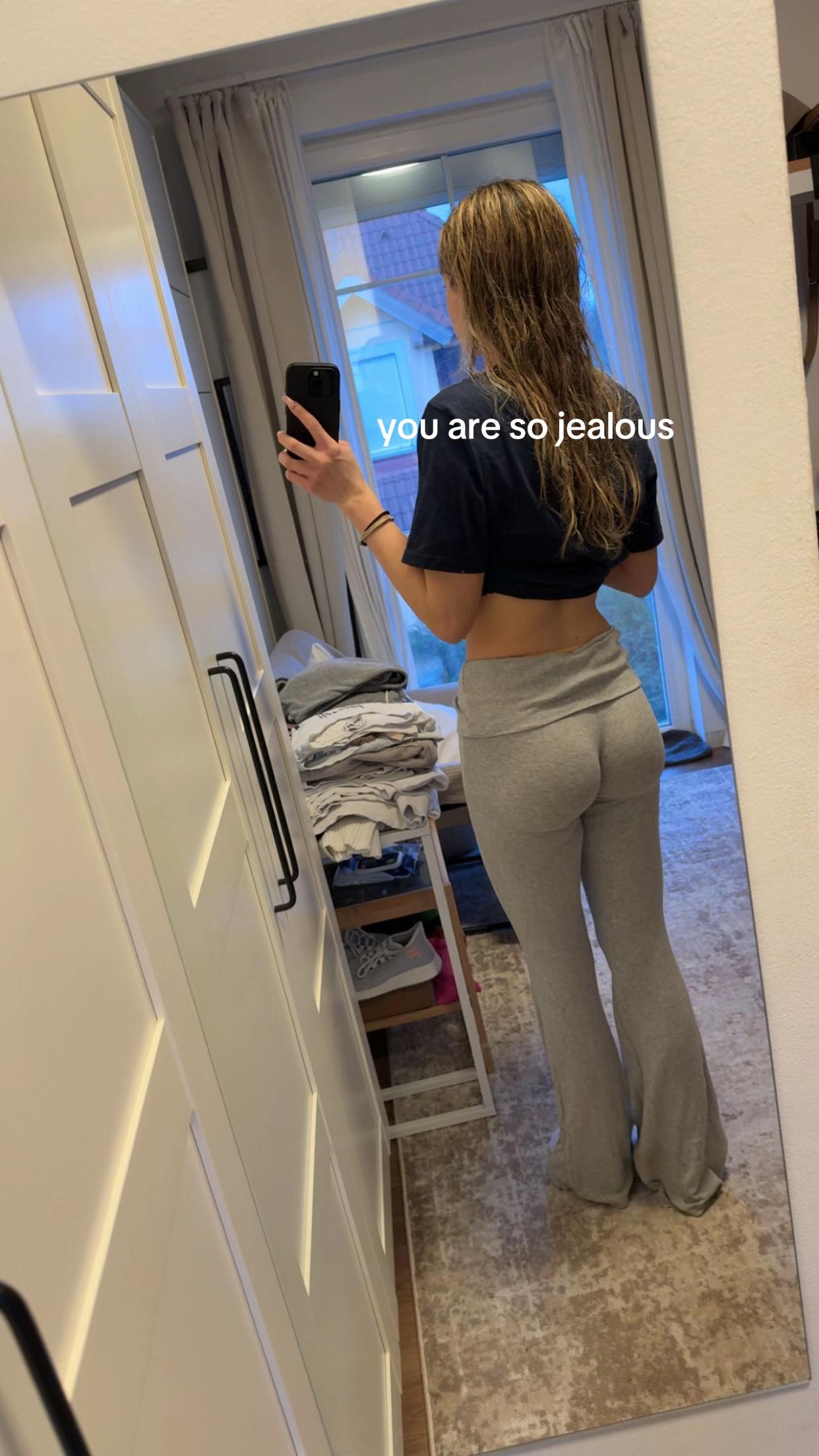 @yourfavblonde