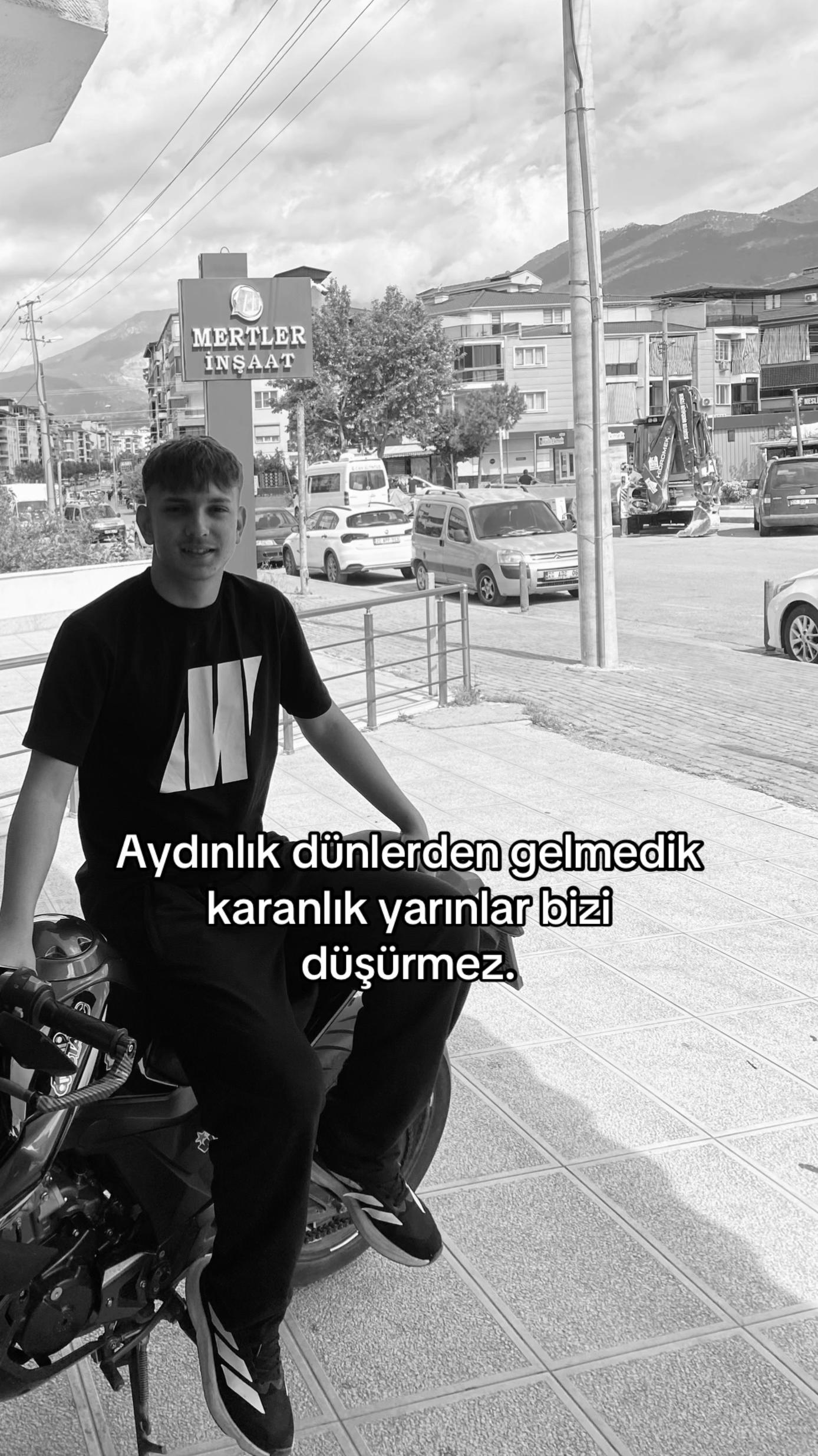 @atakansaures