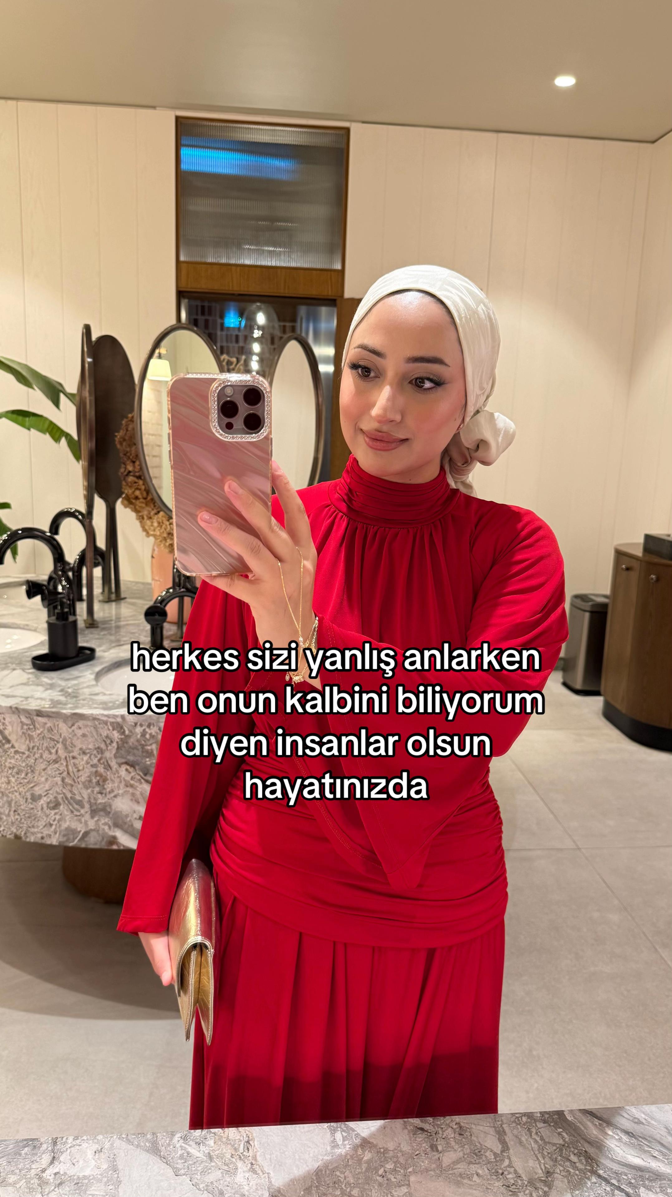 @Cansu