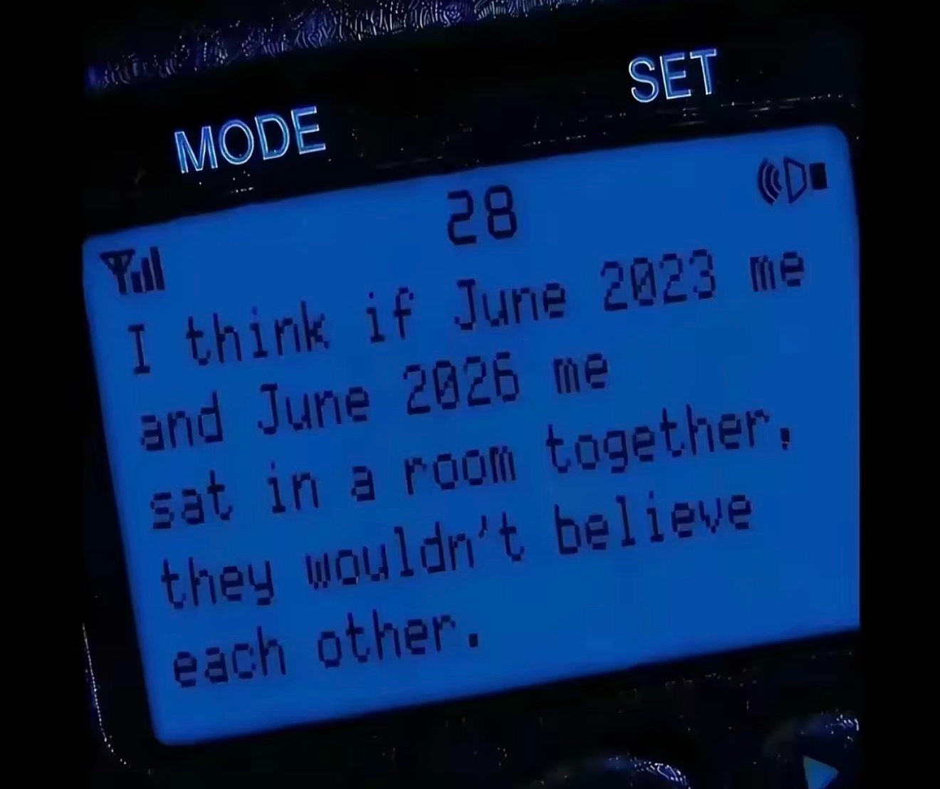 @𖣂