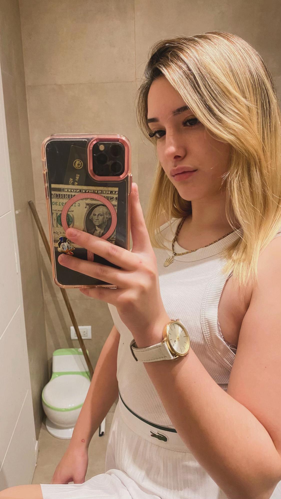 @♛