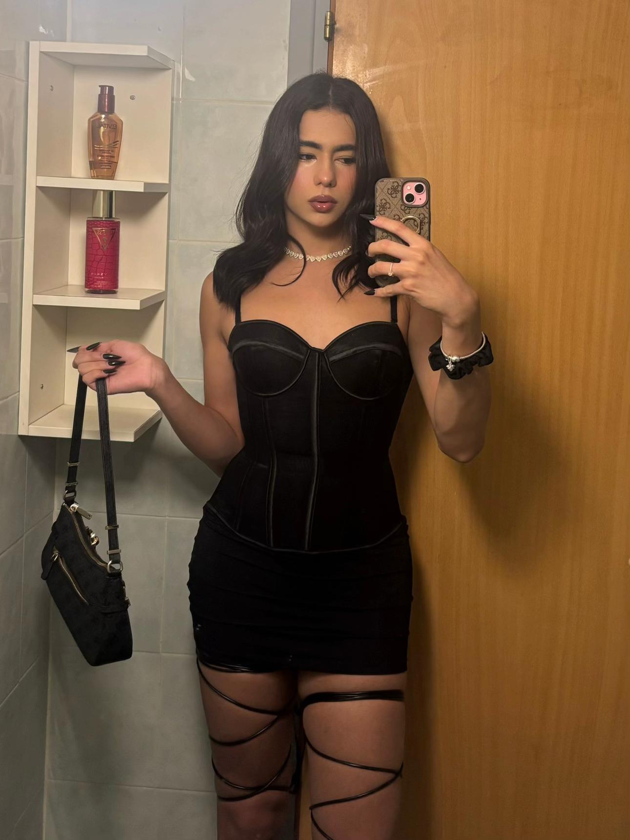 @ana lara 💋