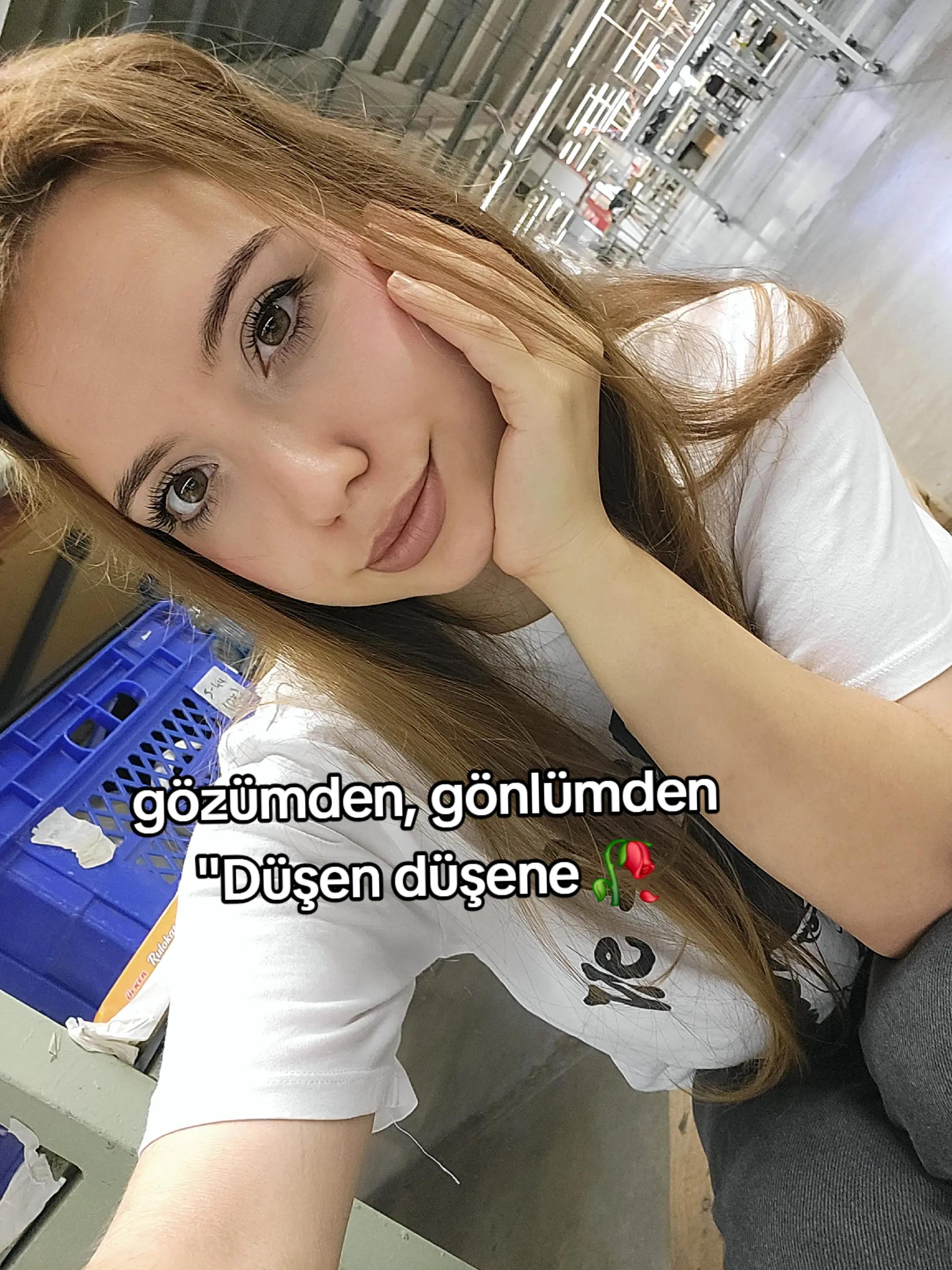 @£La