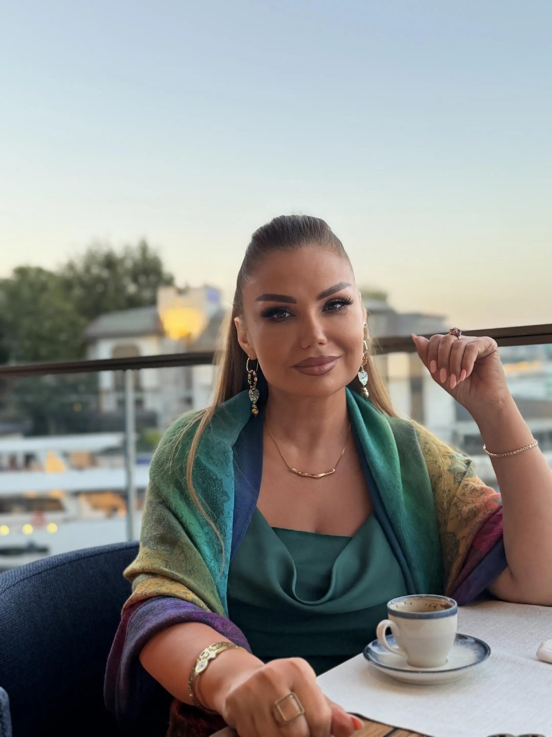 @K&ouml;n&uuml;l Kərimova rəsmi🎤