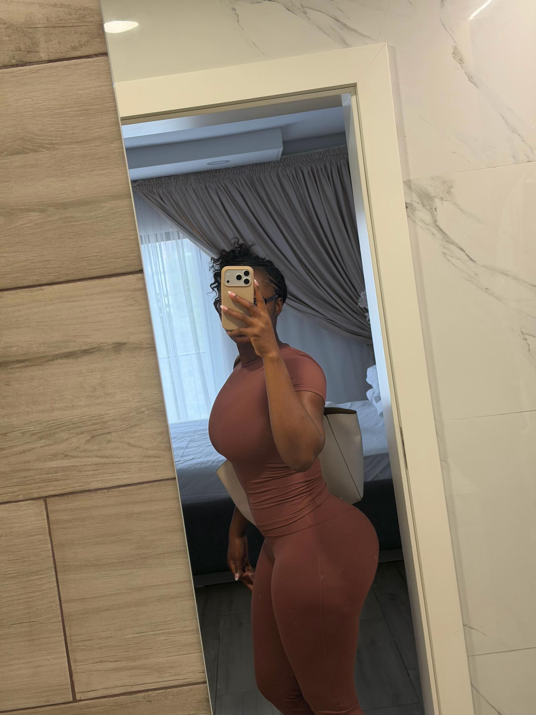 @Janyfitness🇬🇳