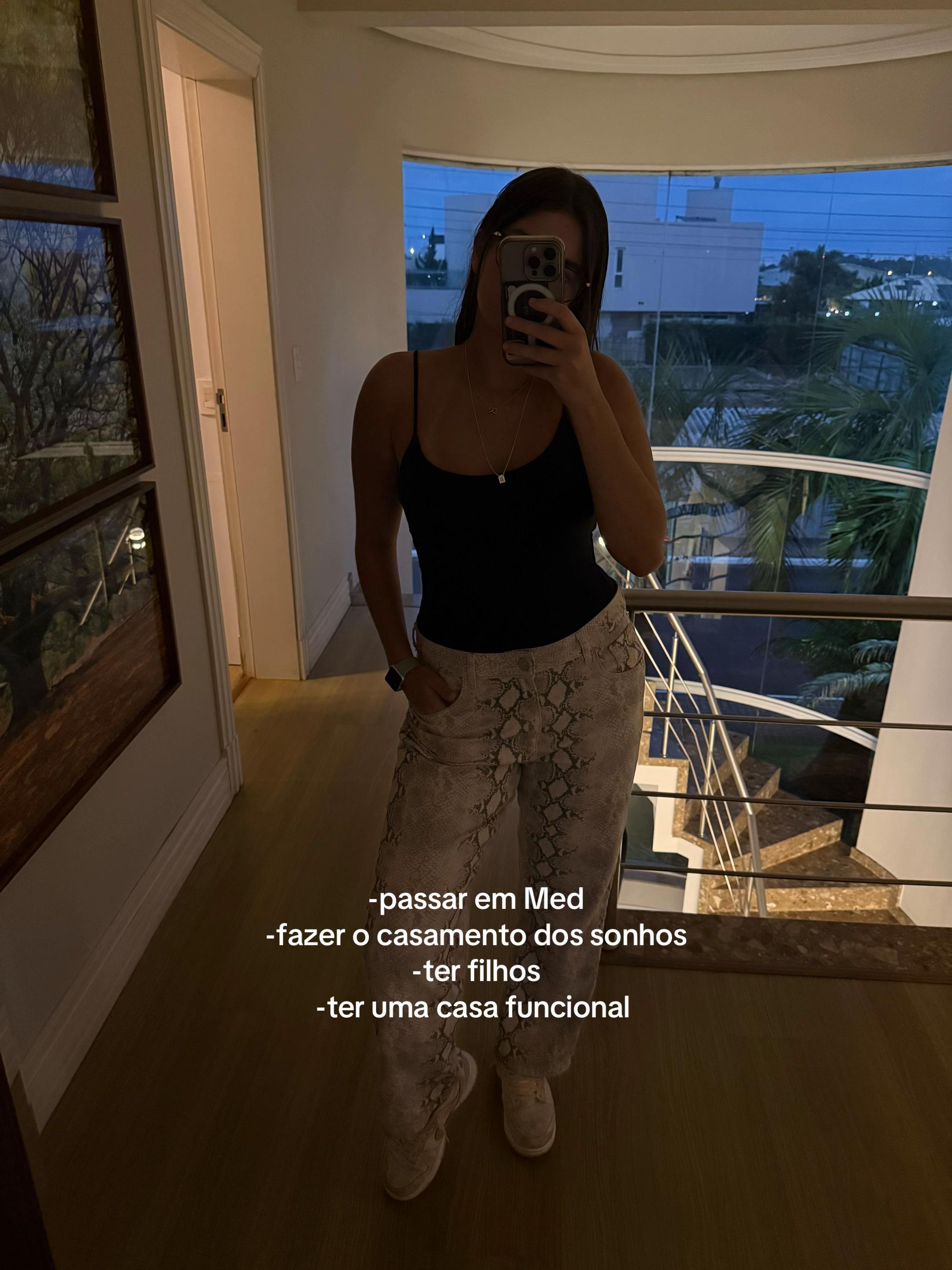@Anita_velloso