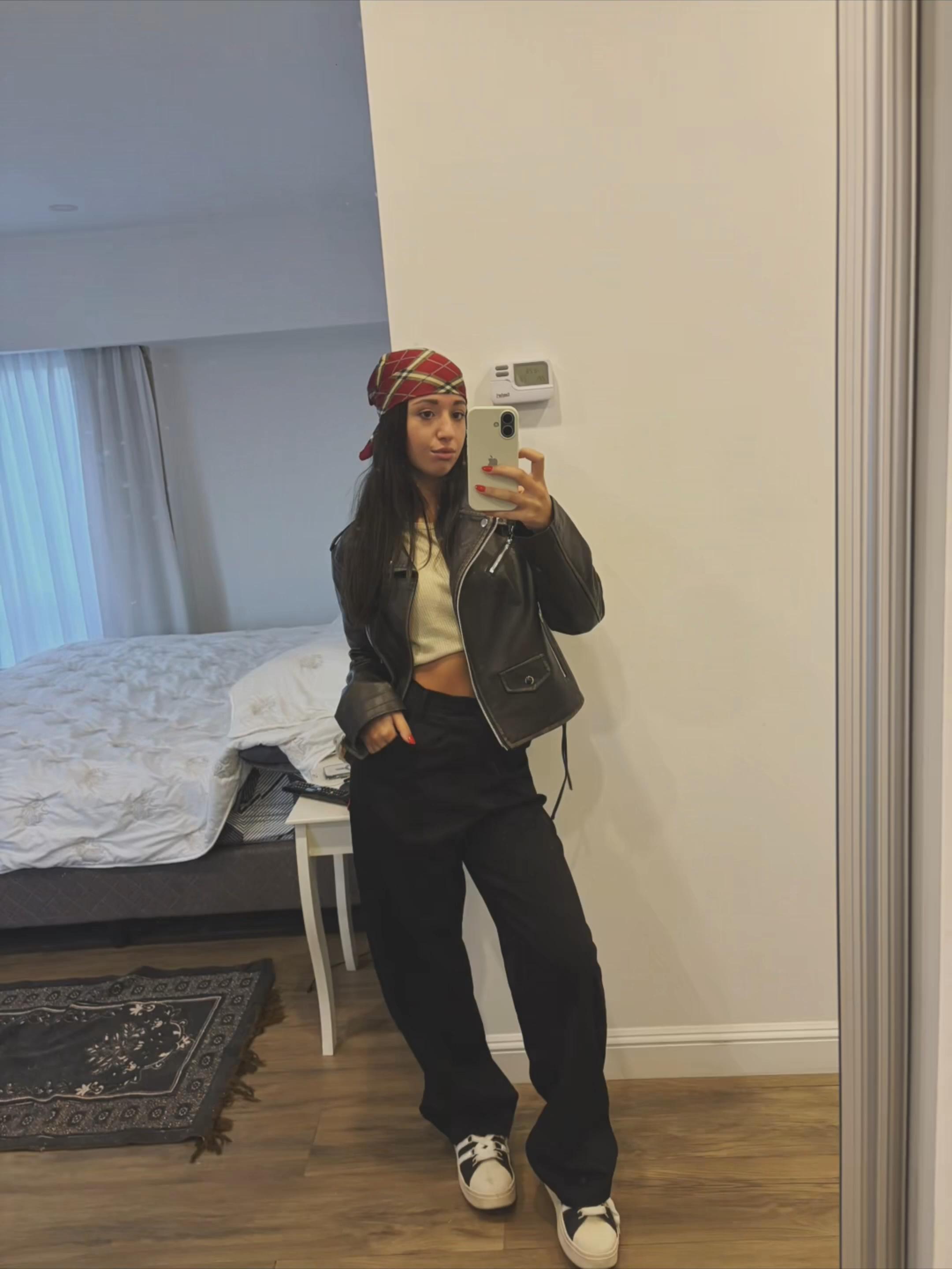 @Lo