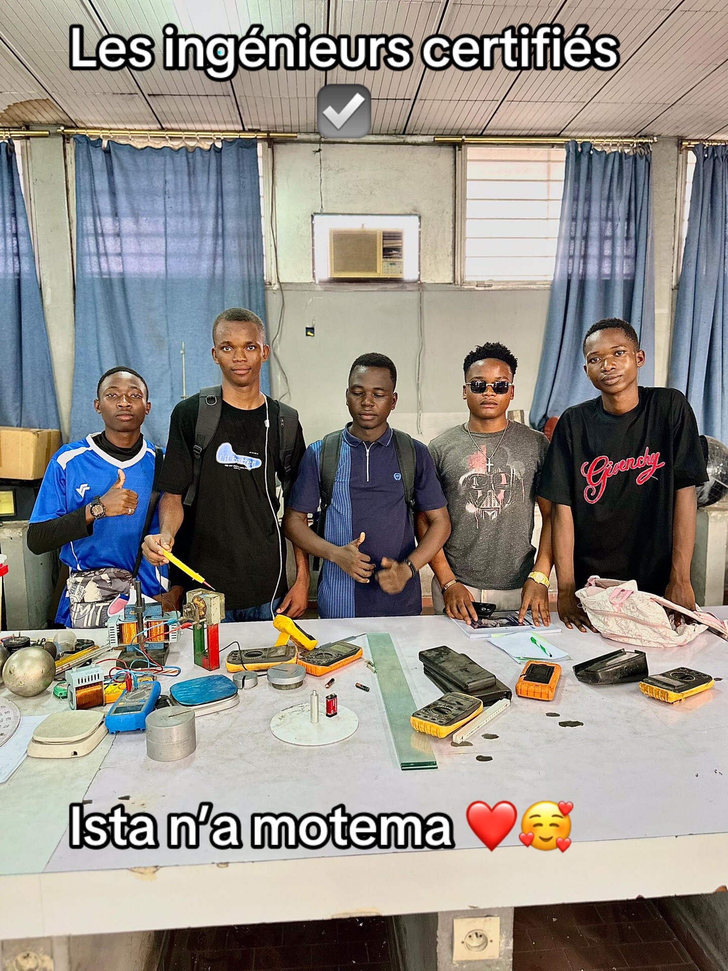 @CAM’S ÉTUDIANT✈️✈️