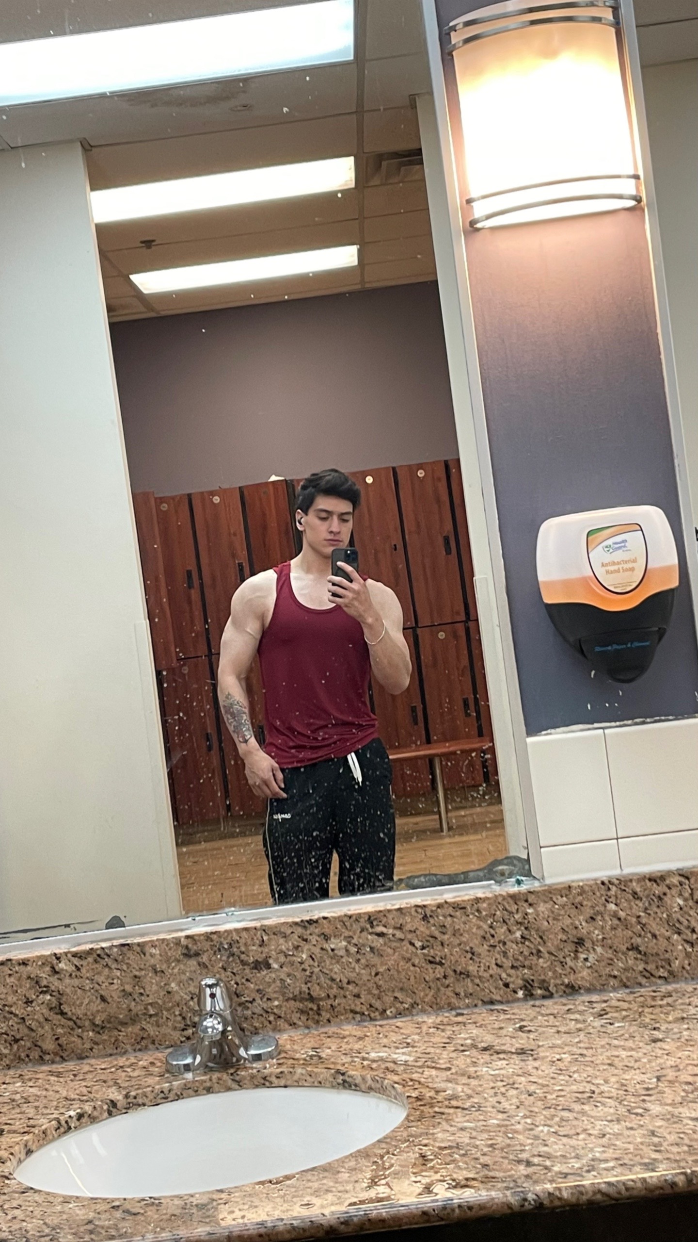 @iivann11