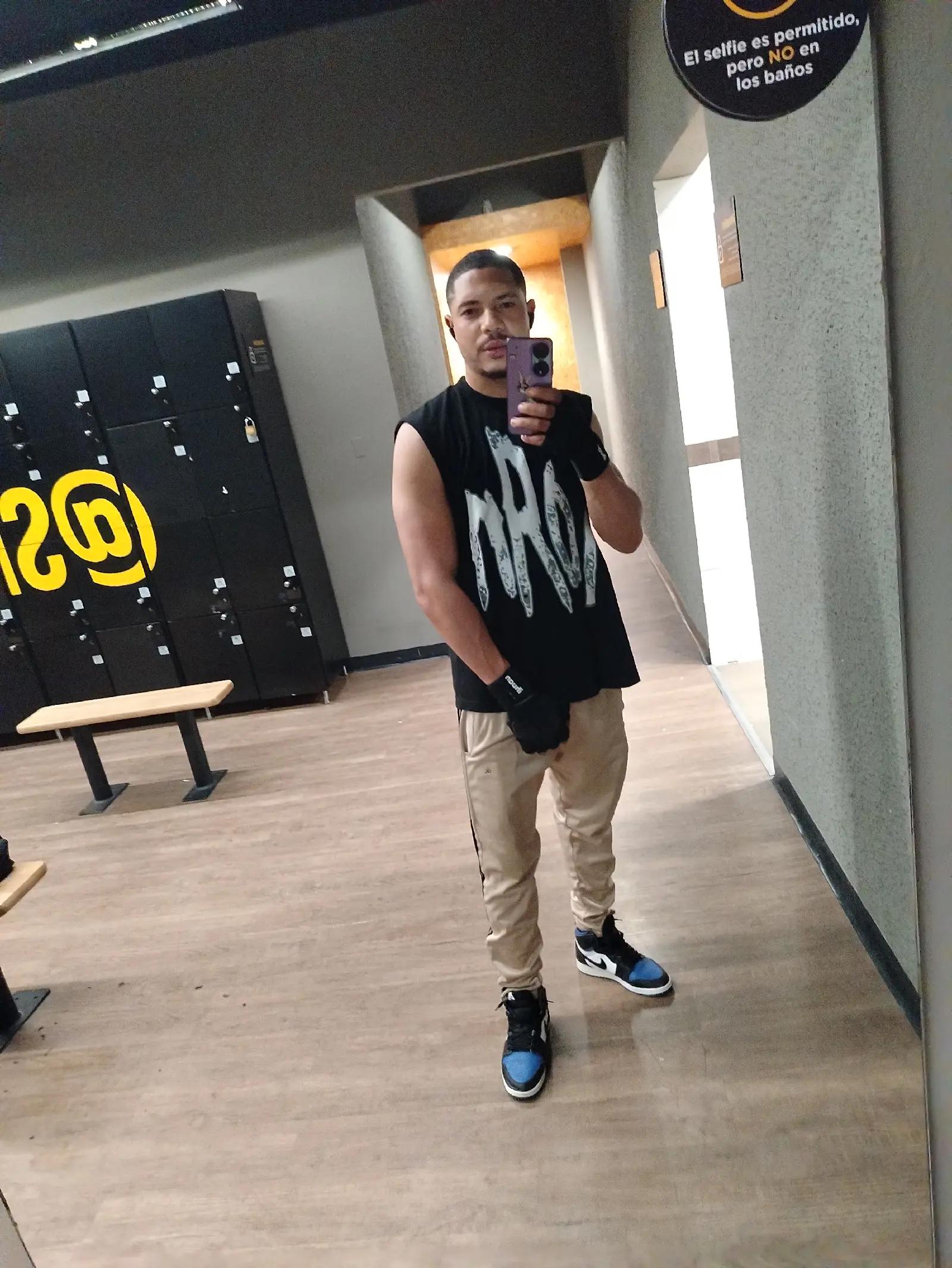 @androvel23