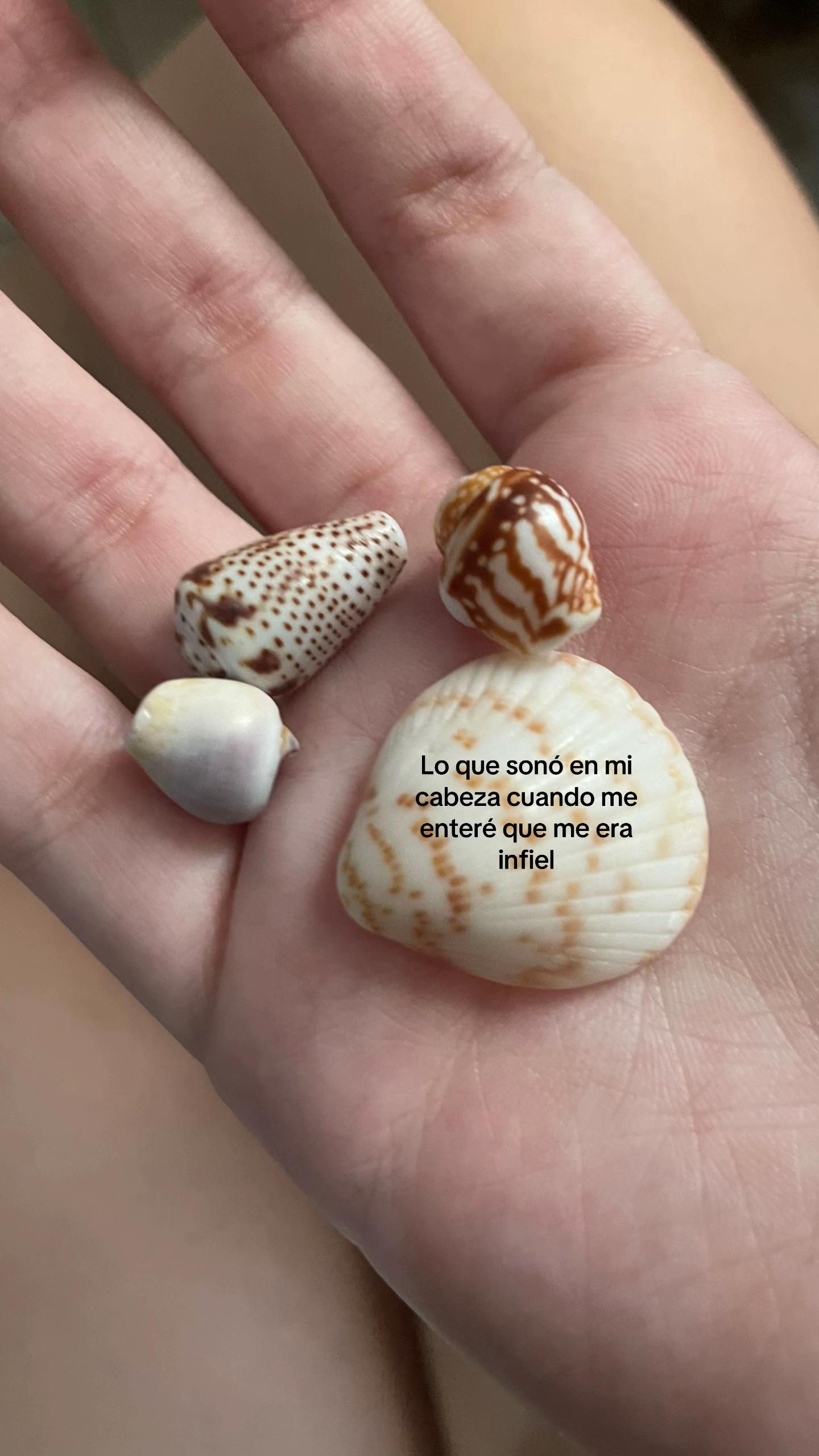 @👾