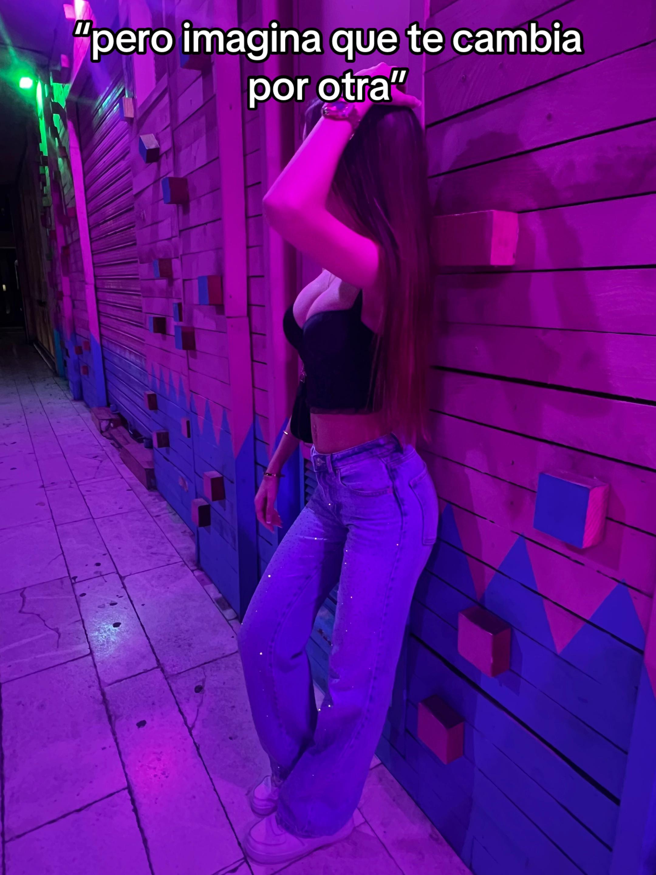@🫢💋