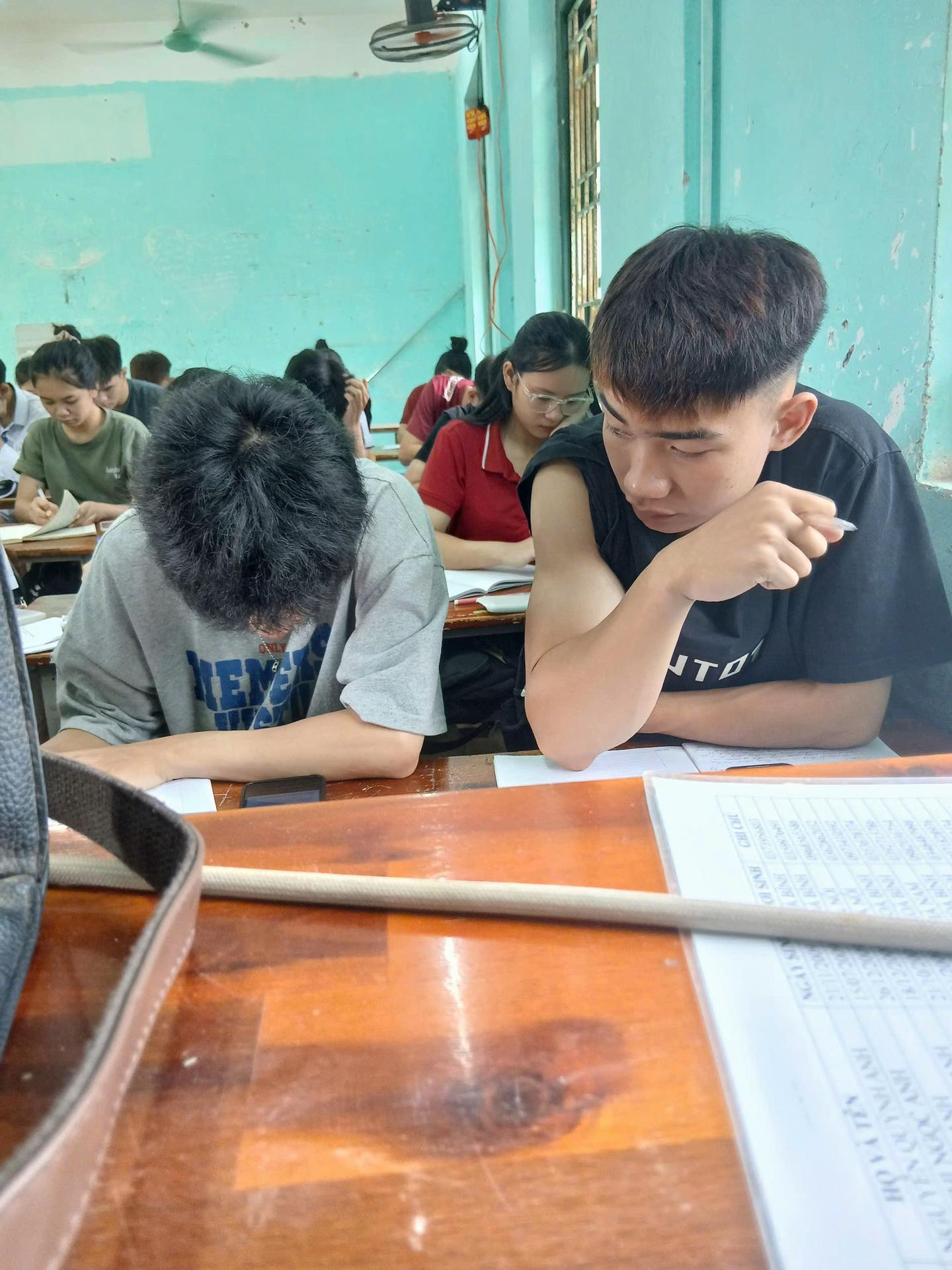 @Hiếu 2k7