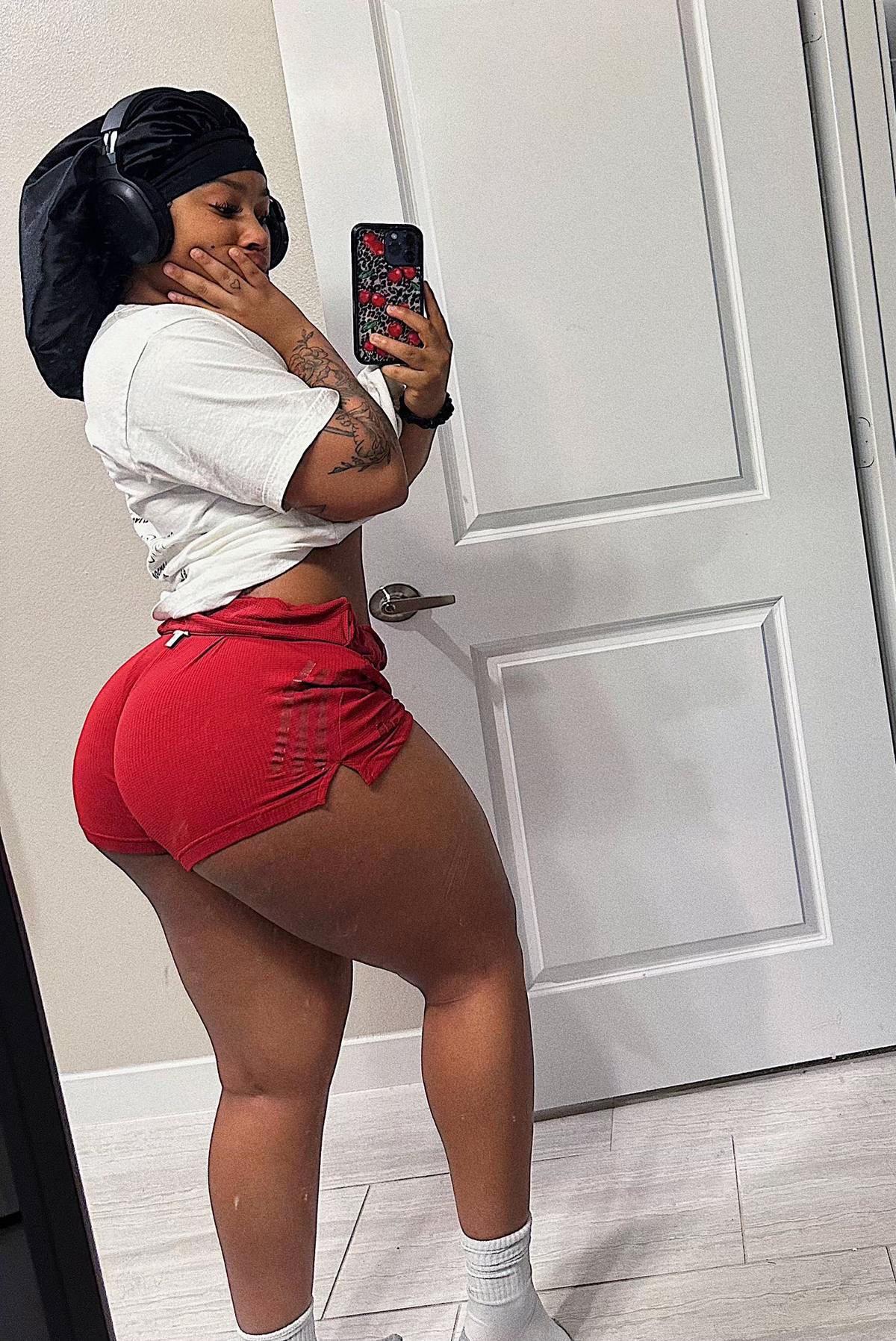 @aakeylamarie