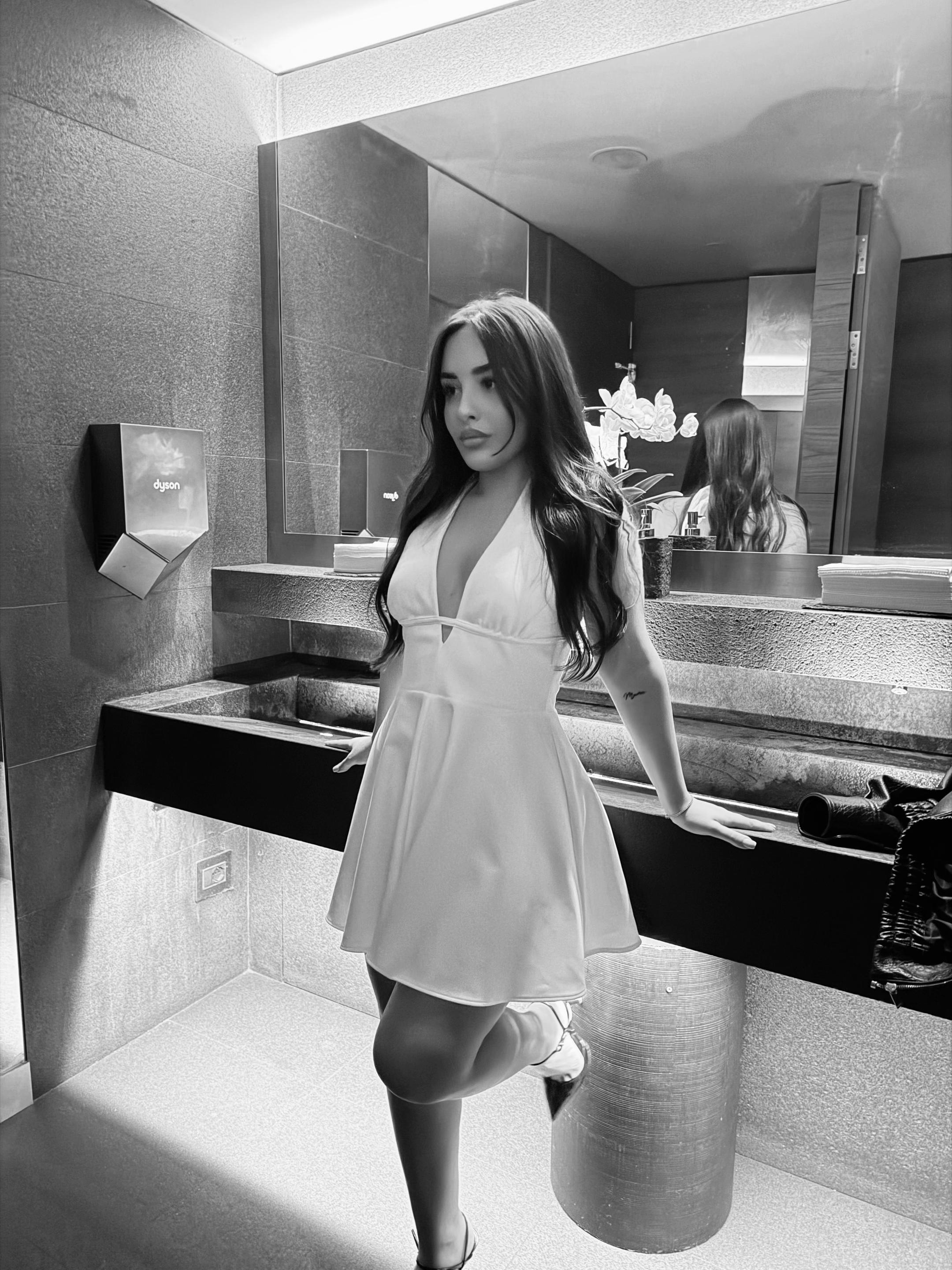 @EIXHI