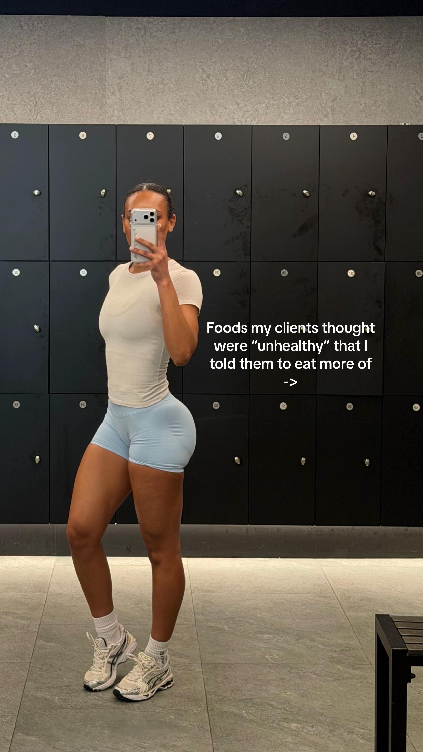 @Nia