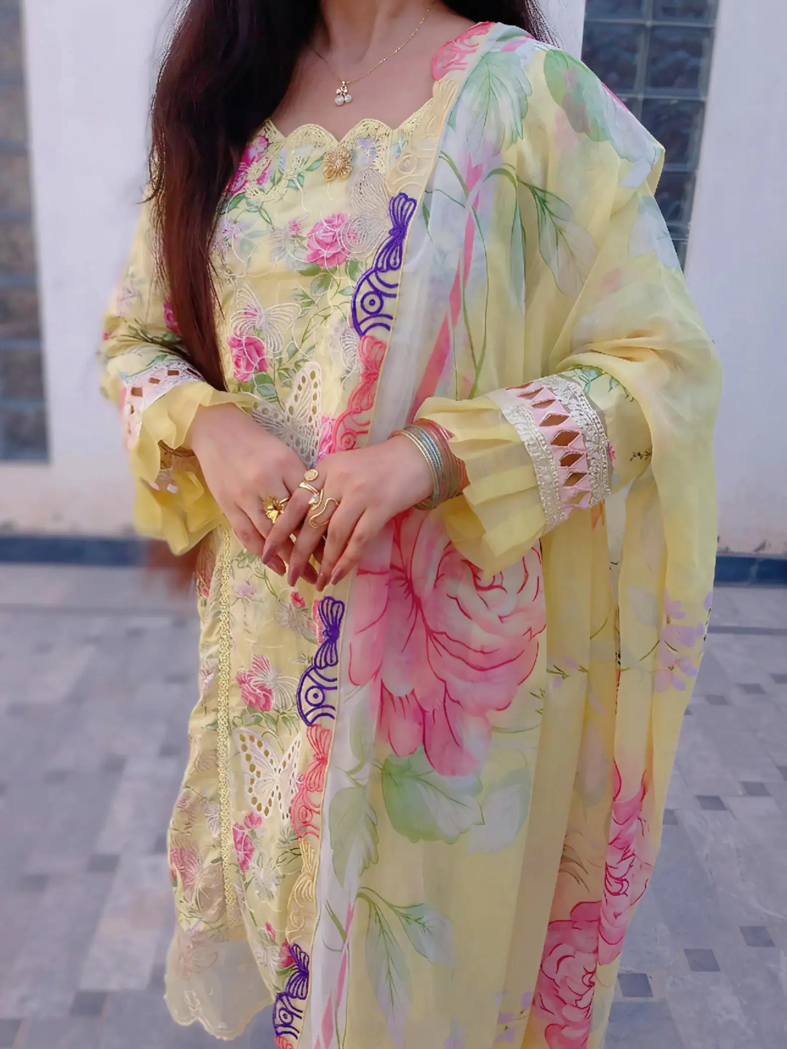 @🦋AimanKhan🦋°♡
