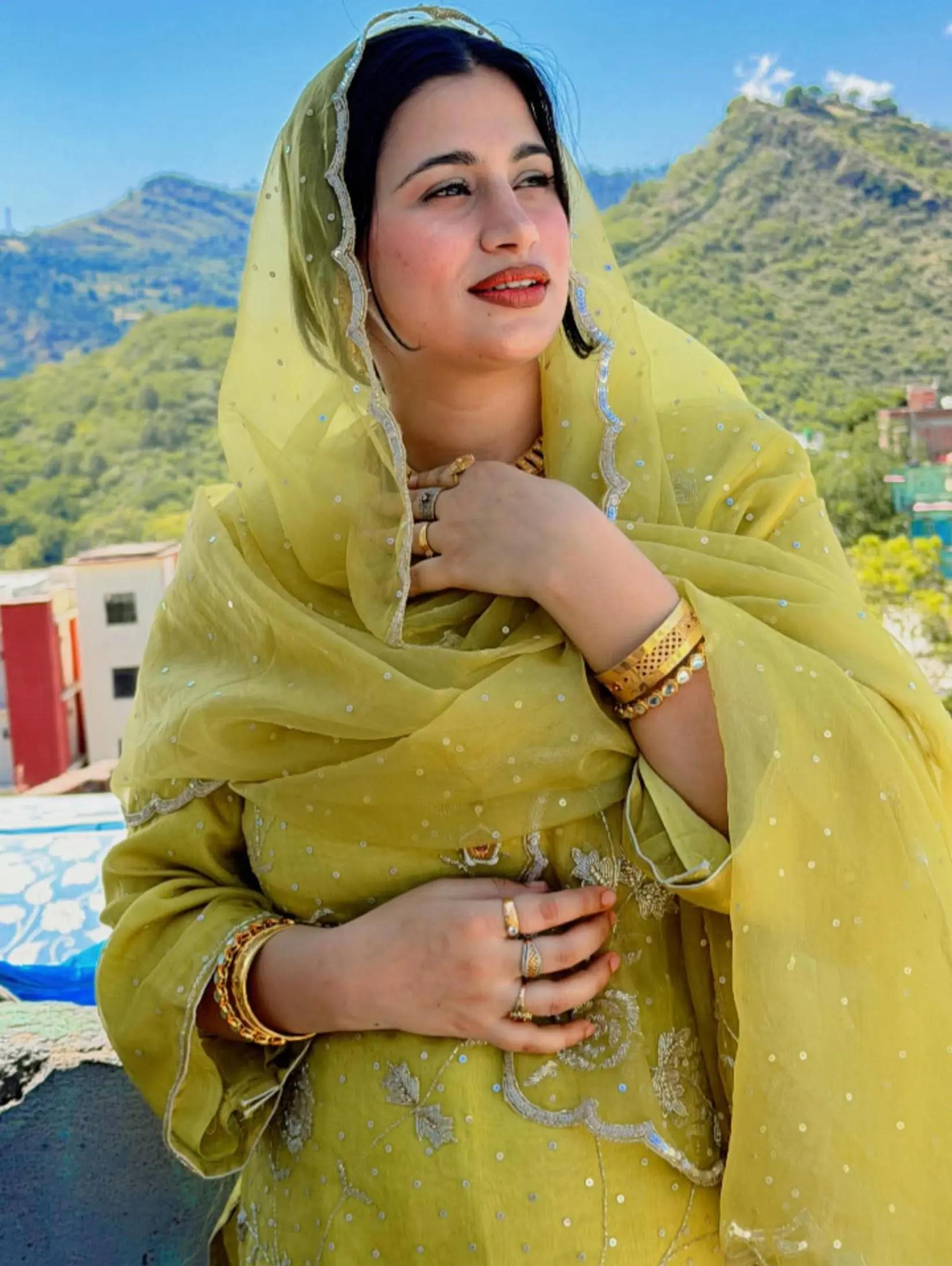 @pahari log