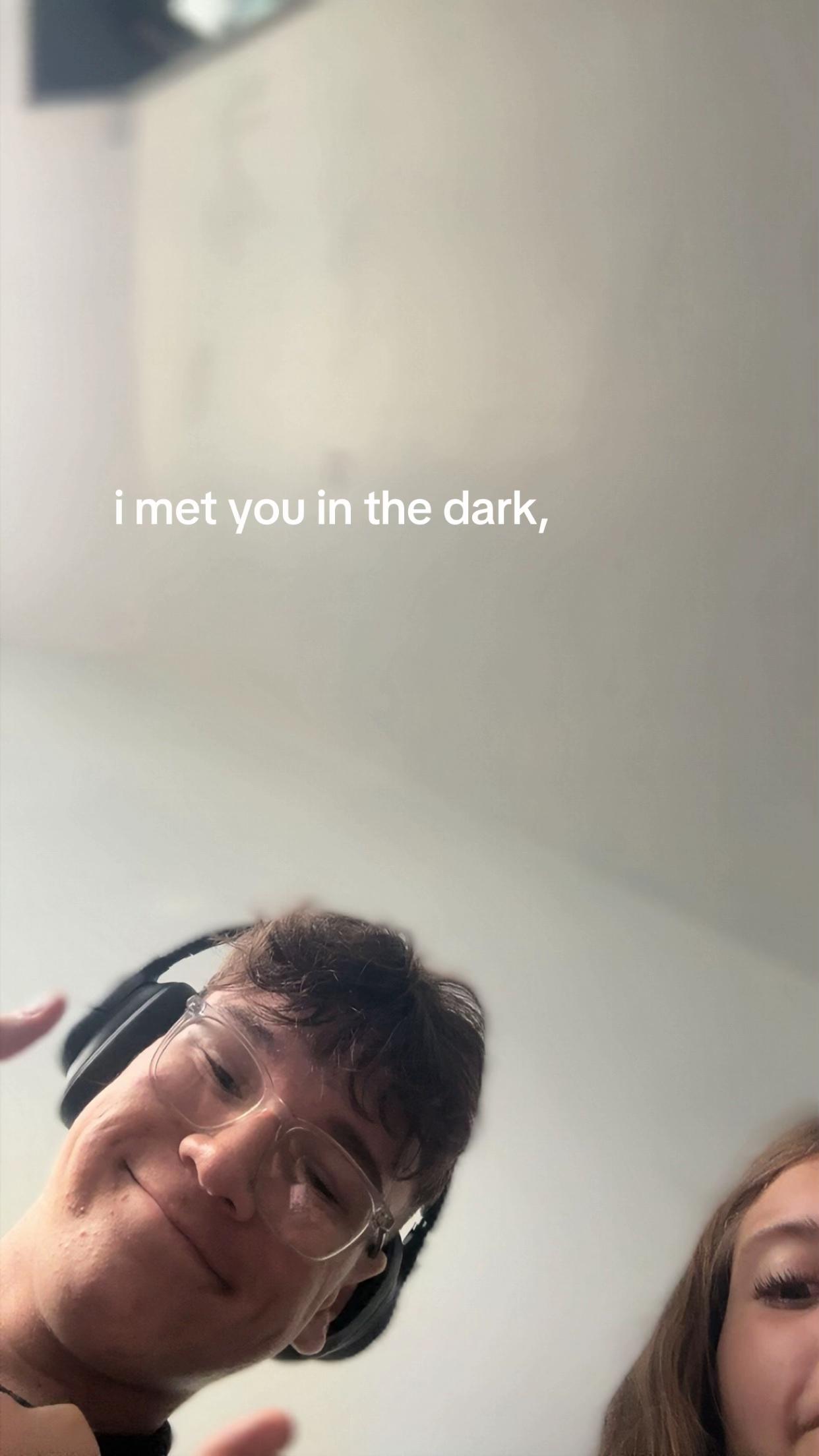 @🦦