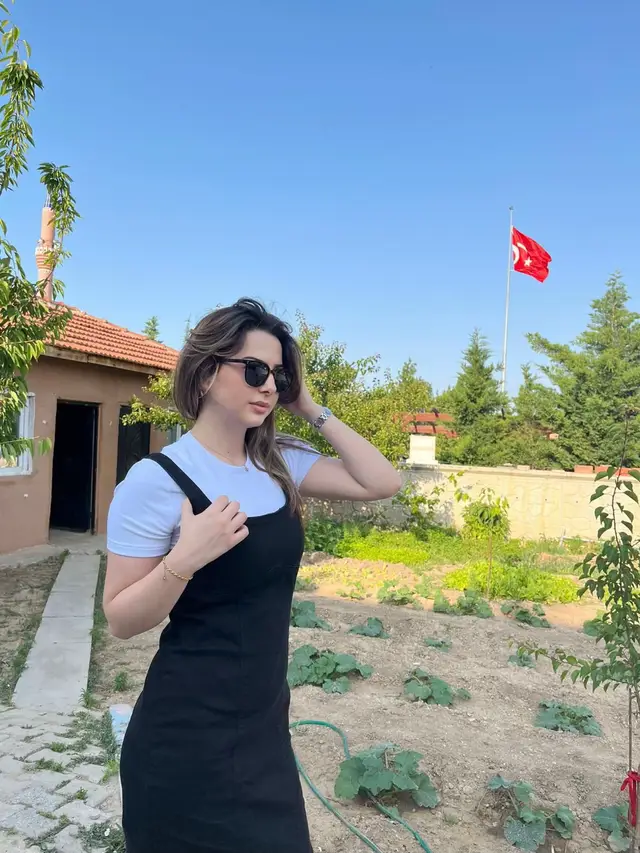 @G&uuml;lhan Baştuğ