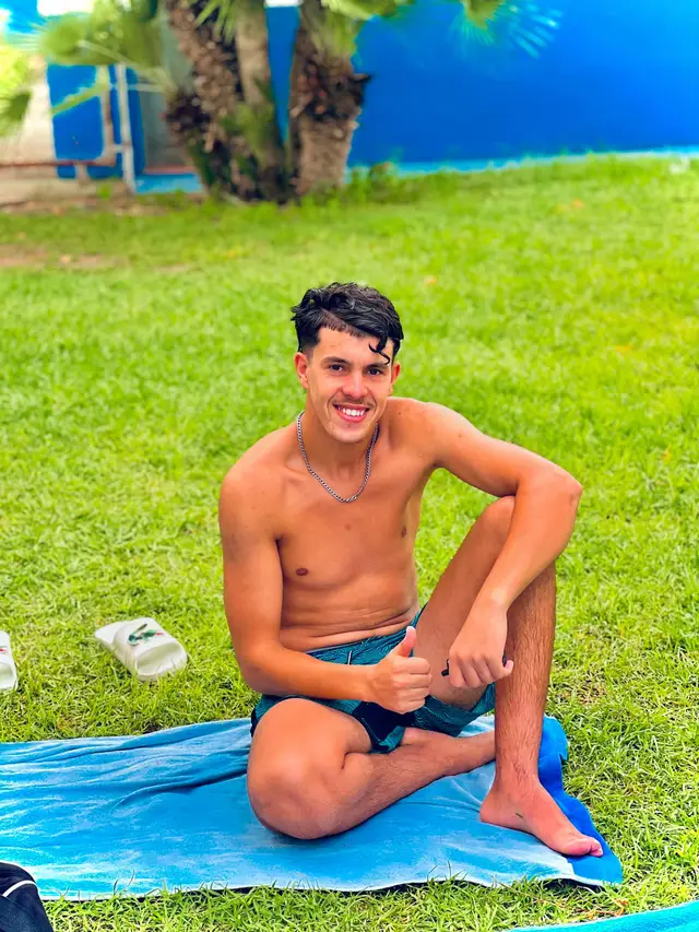 @عزدينـہ 🇪🇸🦅